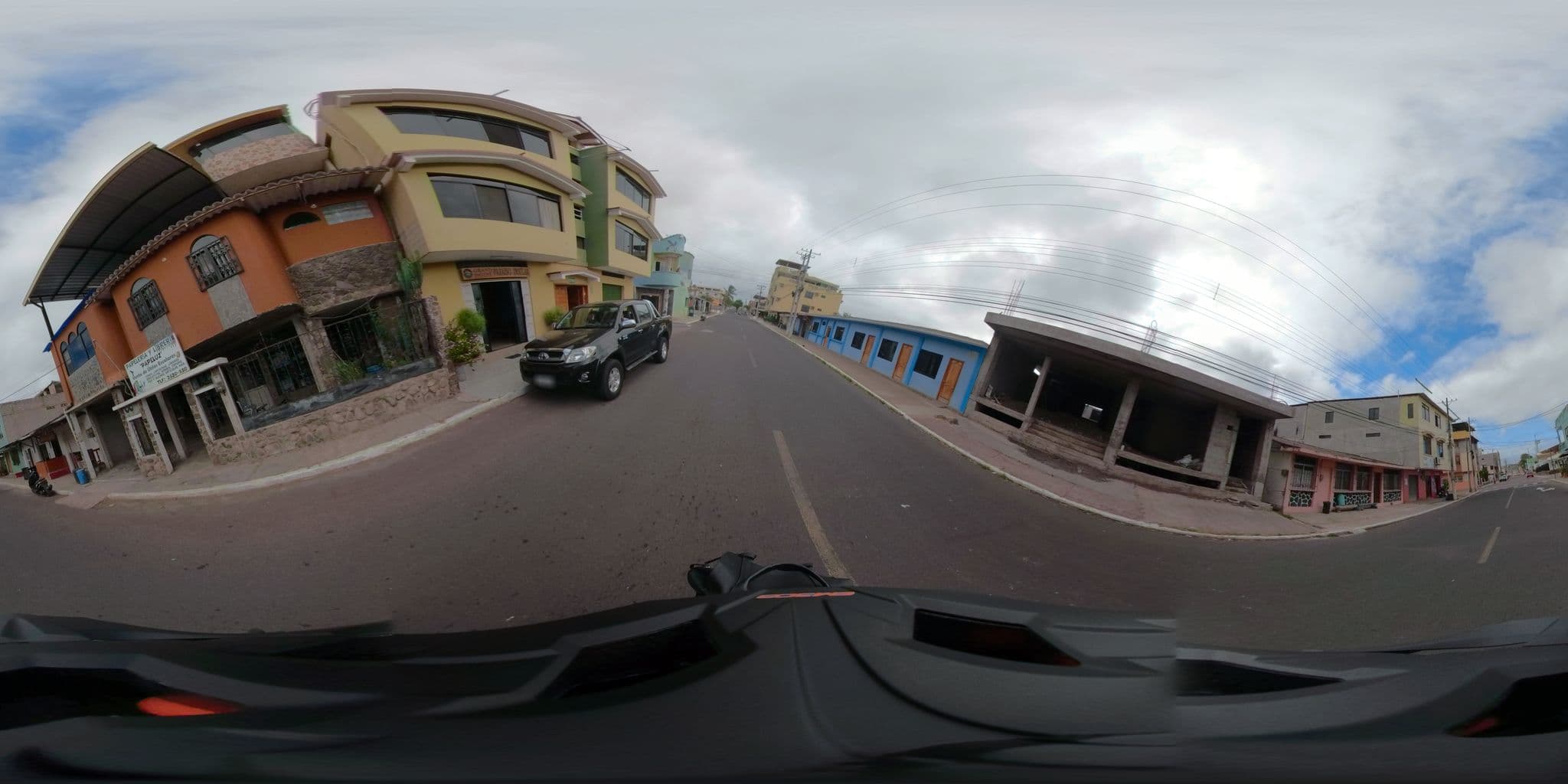 Street view near Cafeteria Kicker Rock, Puerto Baquerizo Moreno — © sdanielzer (CC BY-SA · Mapillary)
