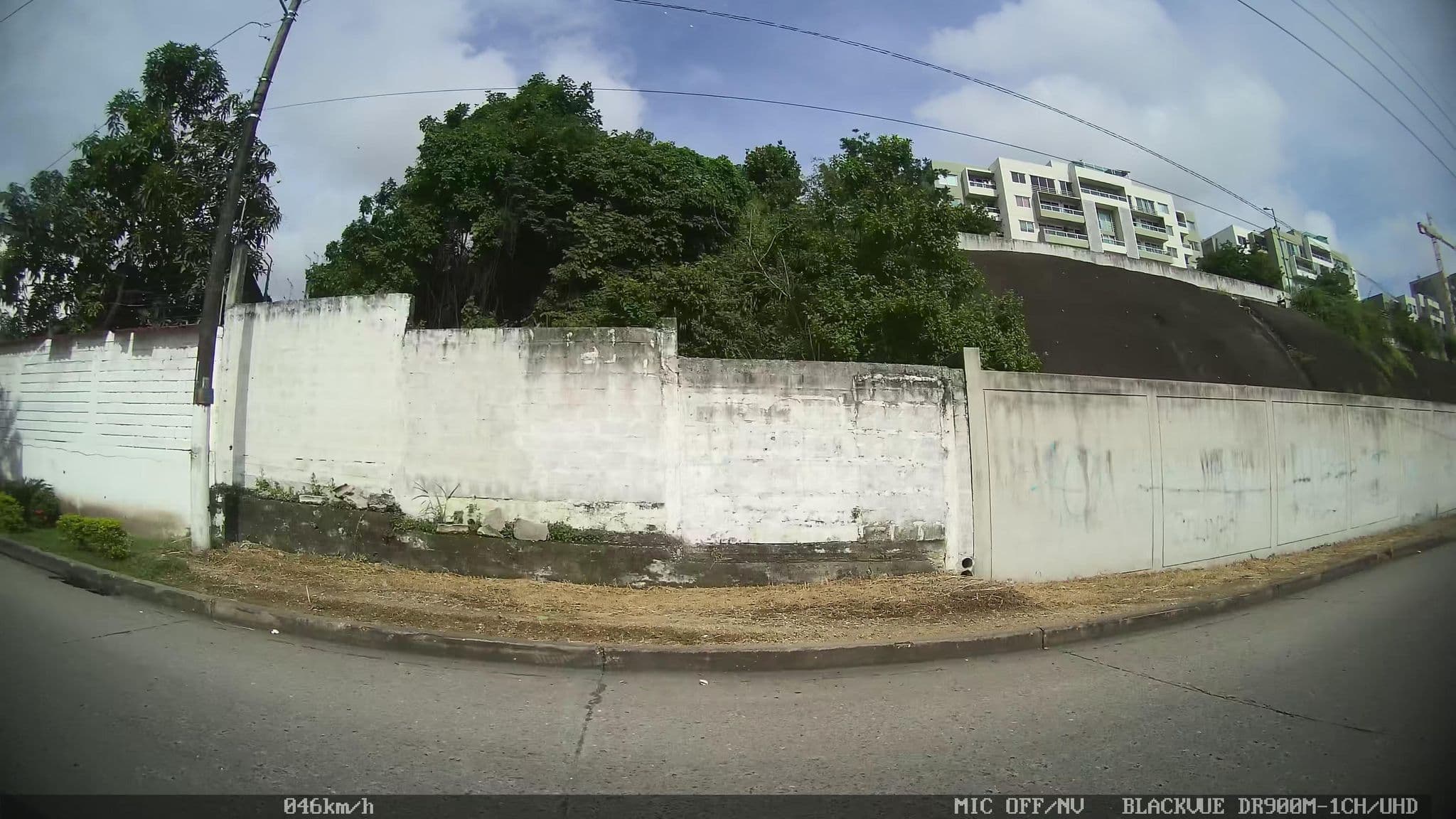 Street view near Zona húmeda B Lavista Towers, Guayaquil — © kaart_2 (CC BY-SA · Mapillary)