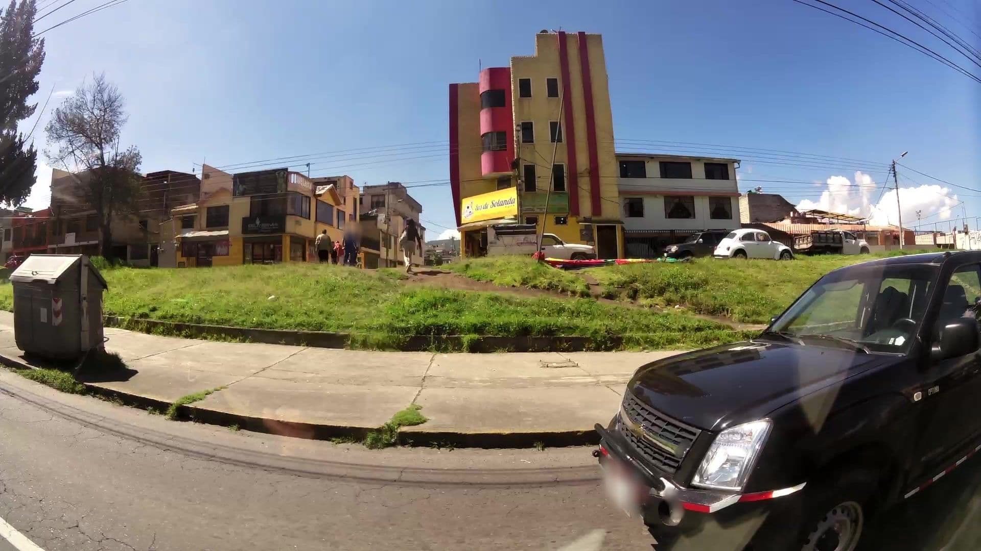 Street view near Hotel Blue, Quito — © kaartcam (CC BY-SA · Mapillary)