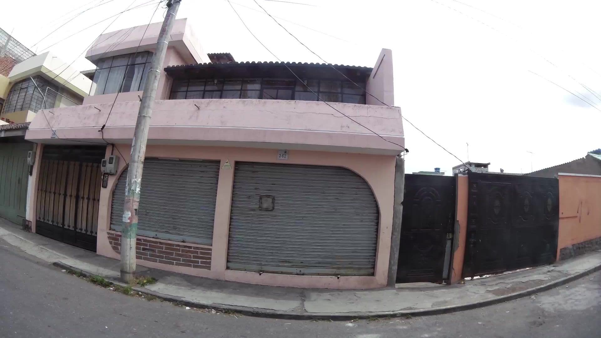 Street view near Hotel Rosita Latacunga, Latacunga — © kaartcam (CC BY-SA · Mapillary)