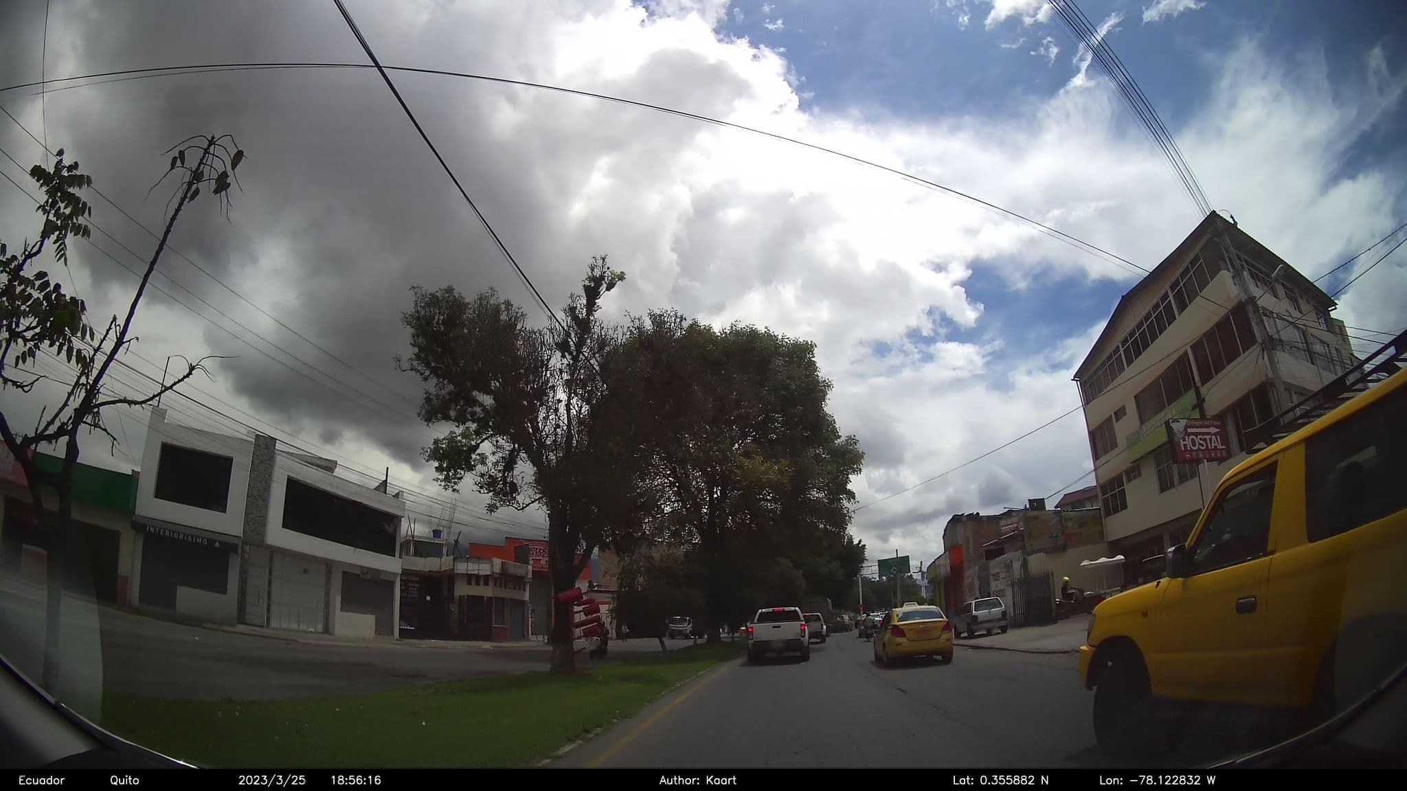 Street view near Hotel Sueño Real, Ibarra — © kaart_2 (CC BY-SA · Mapillary)