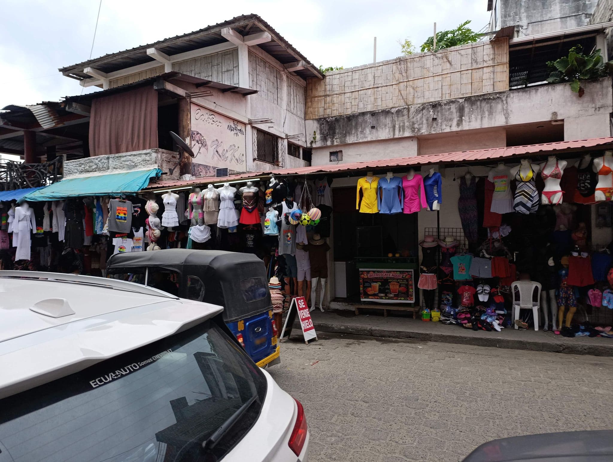 Street view near Hotel Internacional Andy, Esmeraldas — © Jeffzambrano (CC BY-SA · Mapillary)
