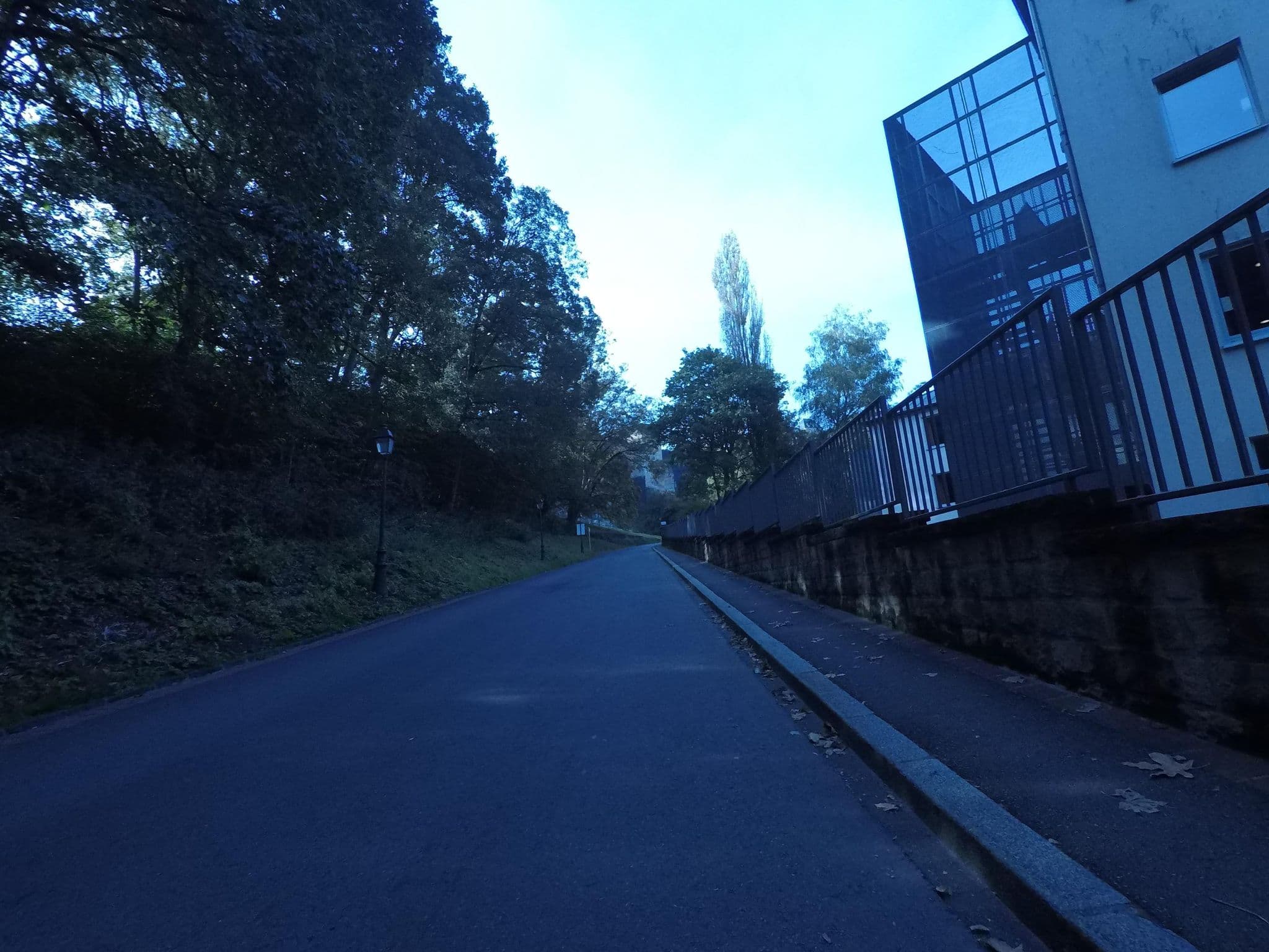 Street view near C.A.J.L. - Centrale des Auberges de Jeunesse Luxembourgeoises - Melting Pot, Clausen — © bcostacurta (CC BY-SA · Mapillary)