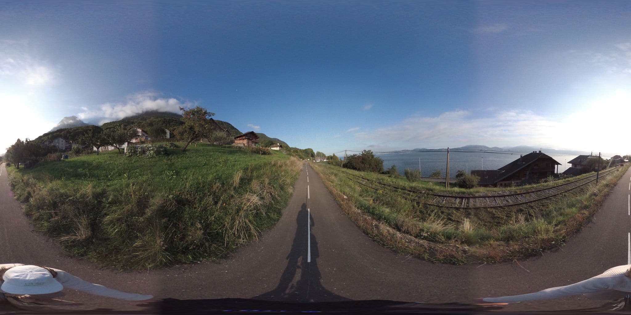 Street view near Hotel Le Léman, Lugrin — © geovelo (CC BY-SA · Mapillary)