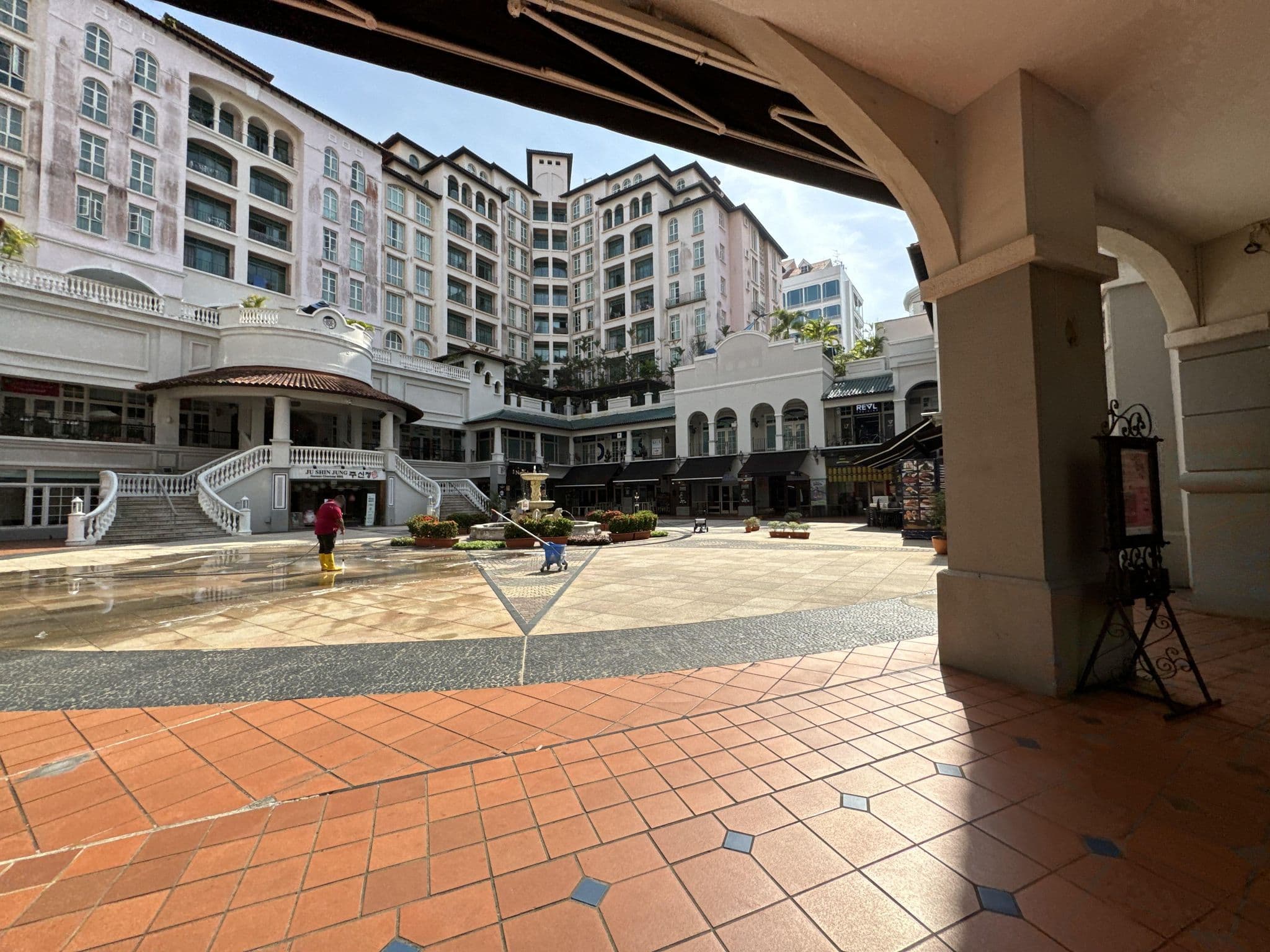 Street view near Fraser Place Robertson Walk, Oxley — © filipb (CC BY-SA · Mapillary)