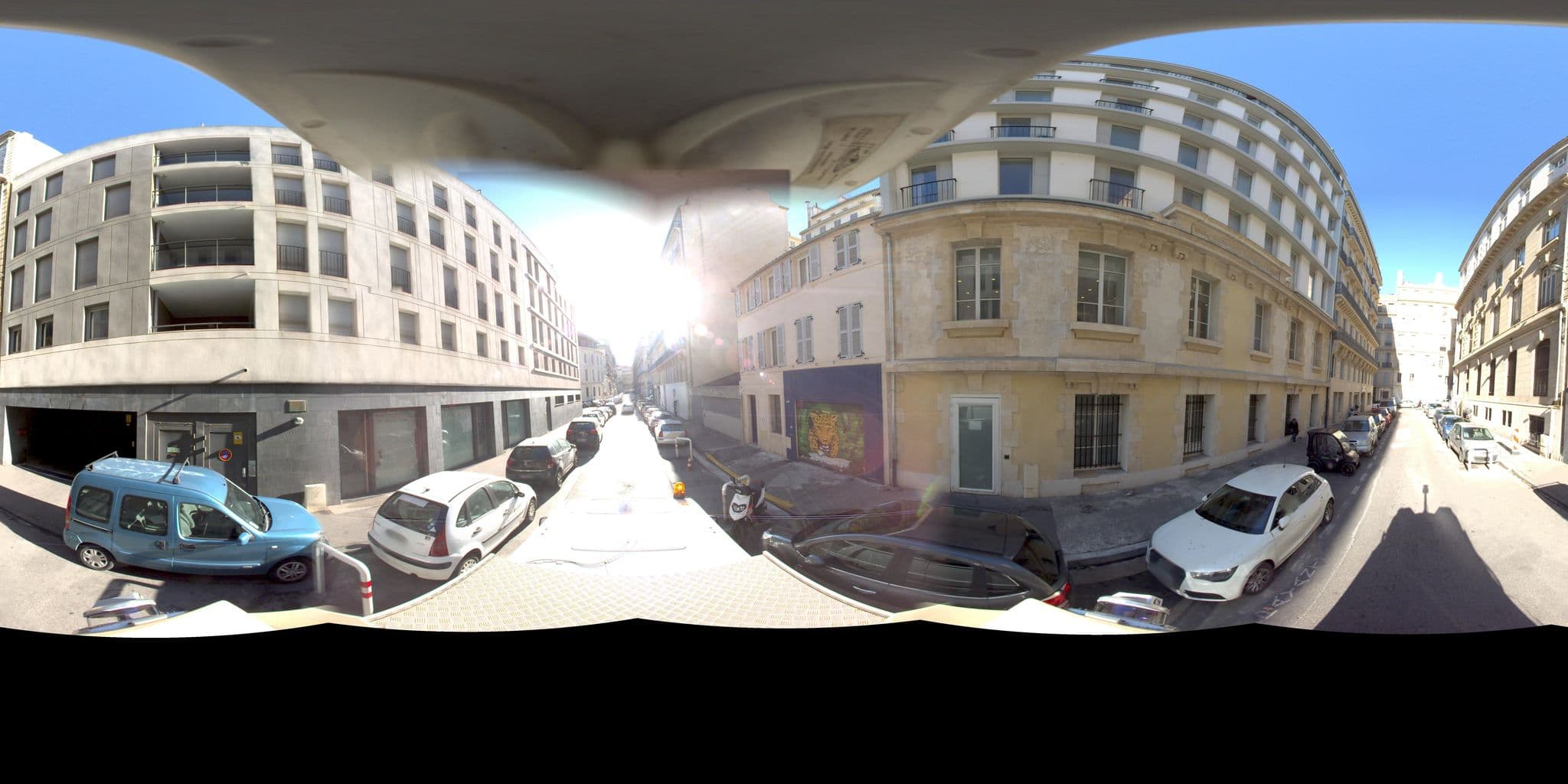Street view near Hôtel Ligo by Happyculture, Les Grands Carmes — © Suez (CC BY-SA · Mapillary)