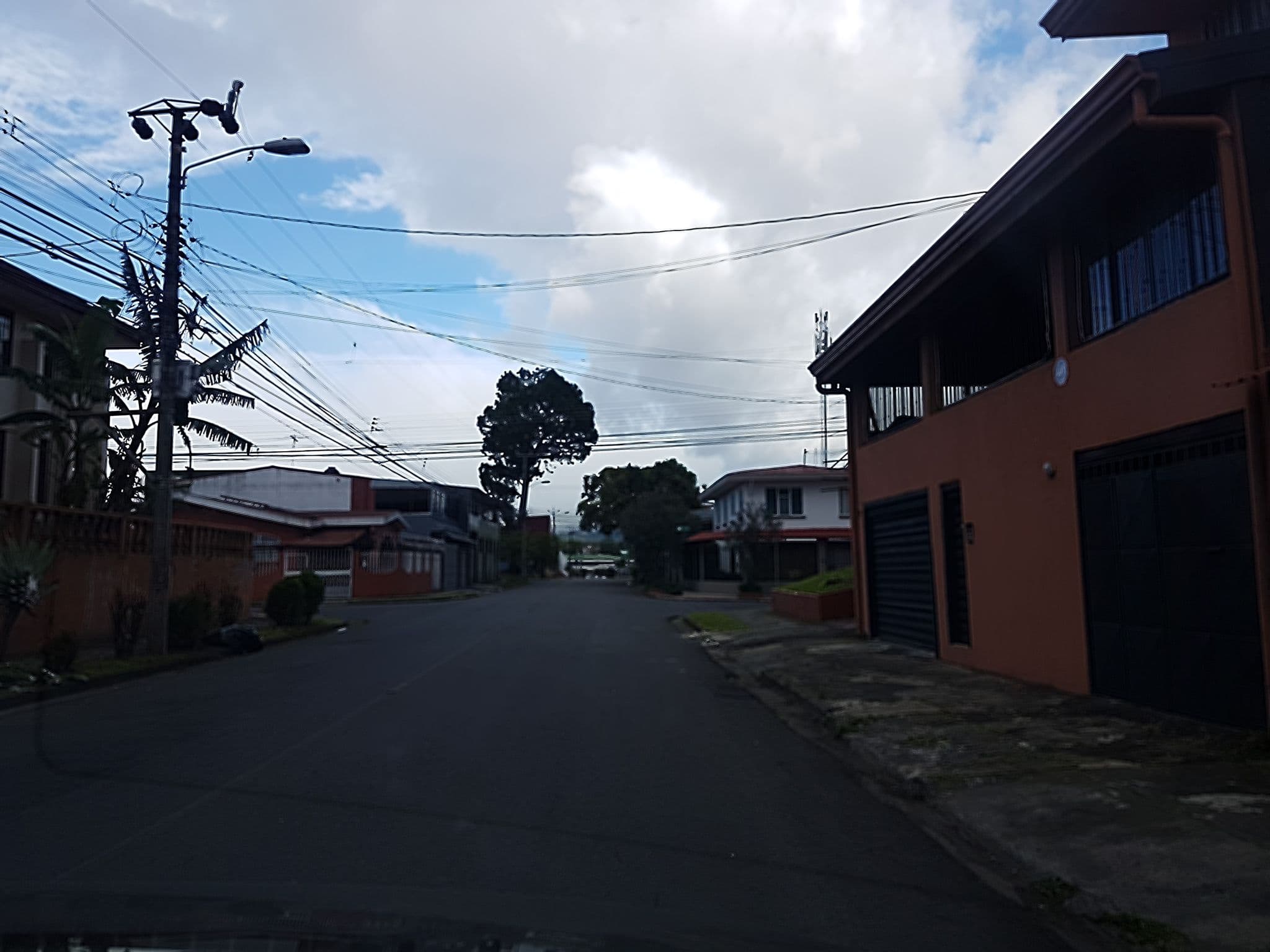 Street view near Casa Concordia, Curridabat — © srtabecky (CC BY-SA · Mapillary)