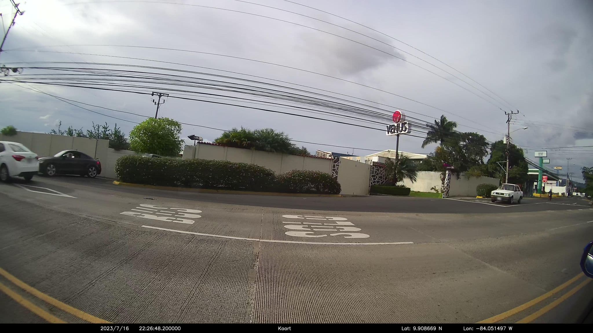 Street view near Hotel de Paso Mochileros, Curridabat — © kaart_2 (CC BY-SA · Mapillary)