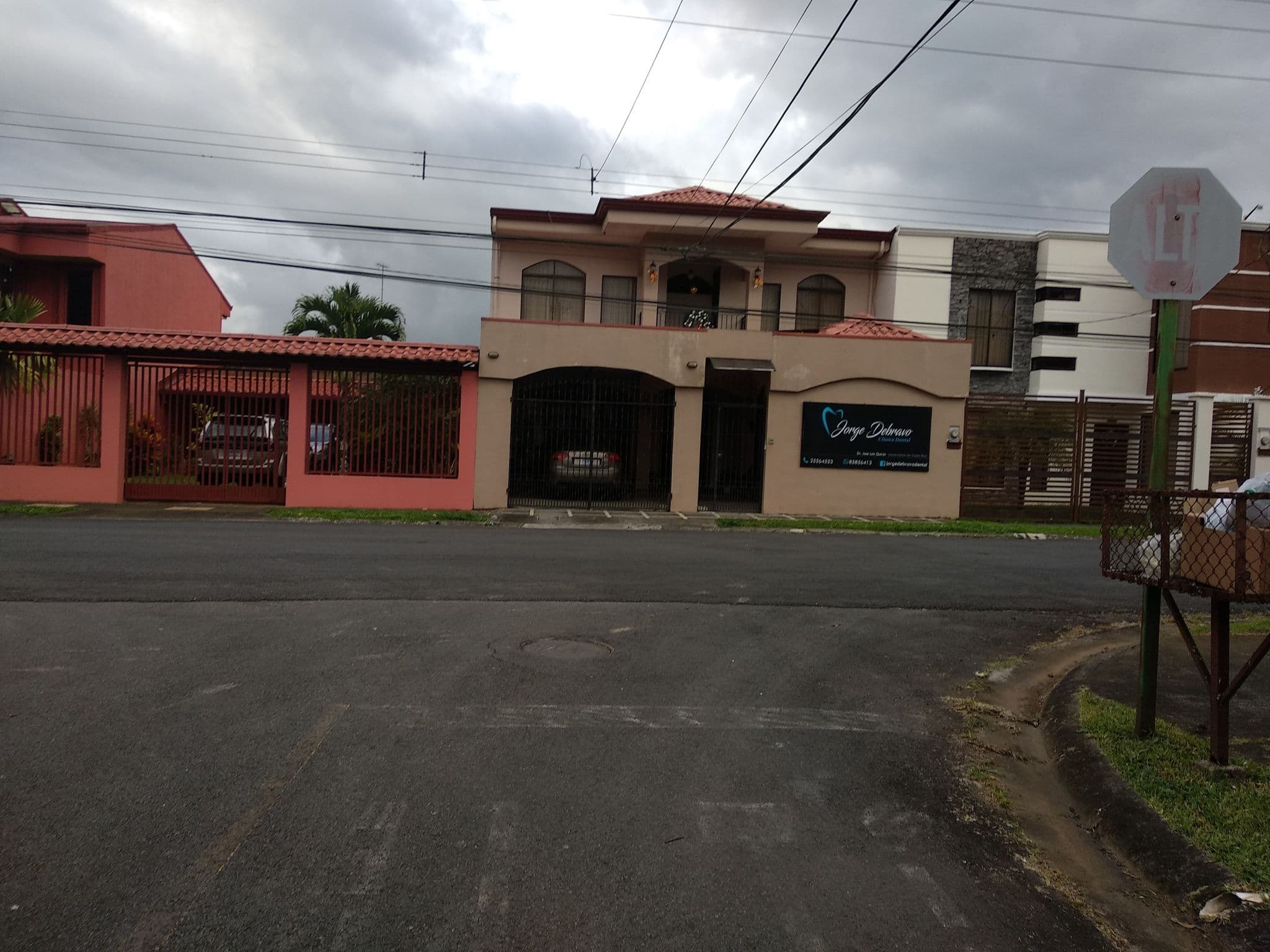 Street view near Apartamentos Kardey, Turrialba — © litlplastkastl (CC BY-SA · Mapillary)