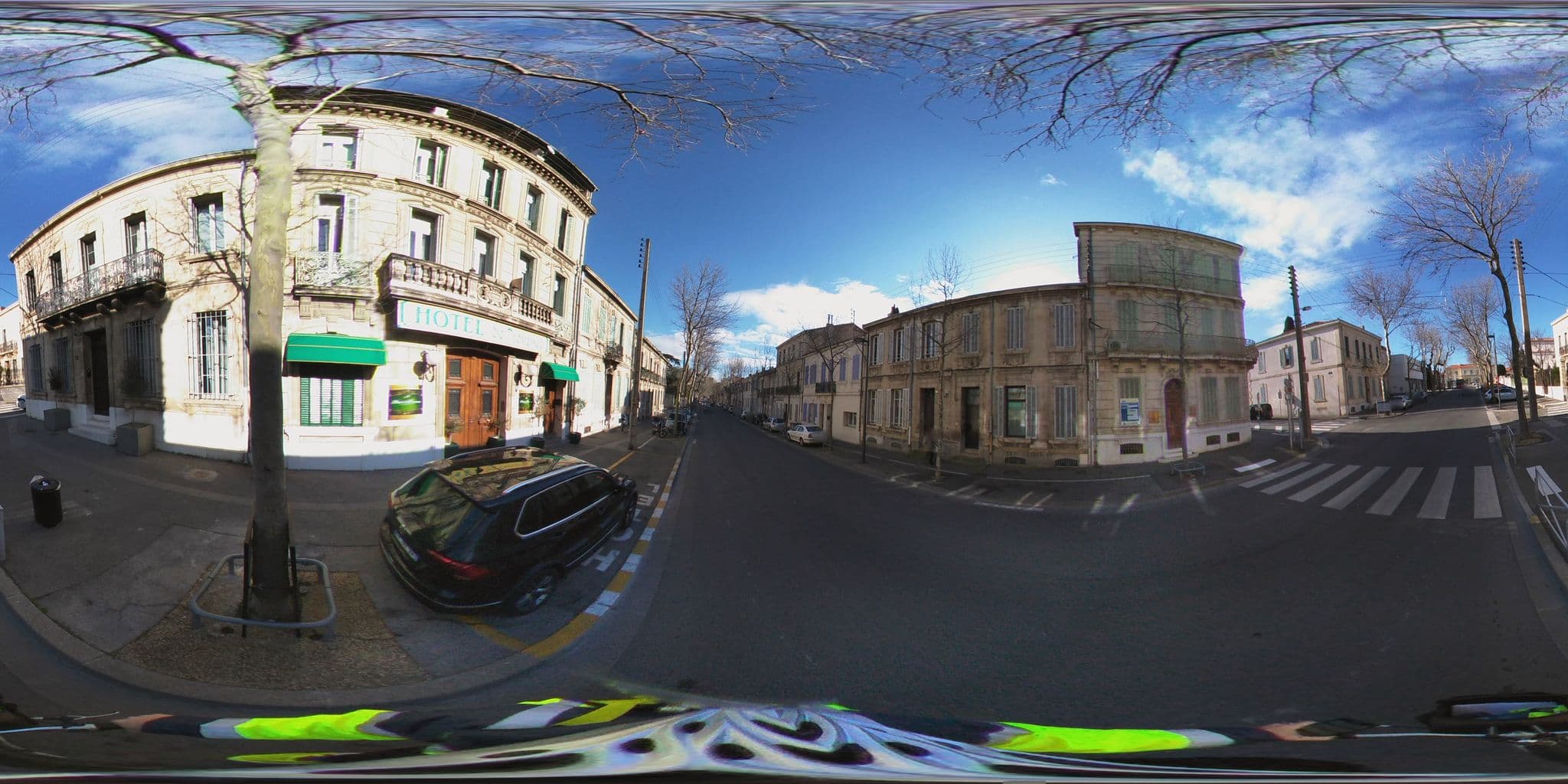 Street view near Hôtel de Provence, Salon-de-Provence — © cabinetcourbi (CC BY-SA · Mapillary)