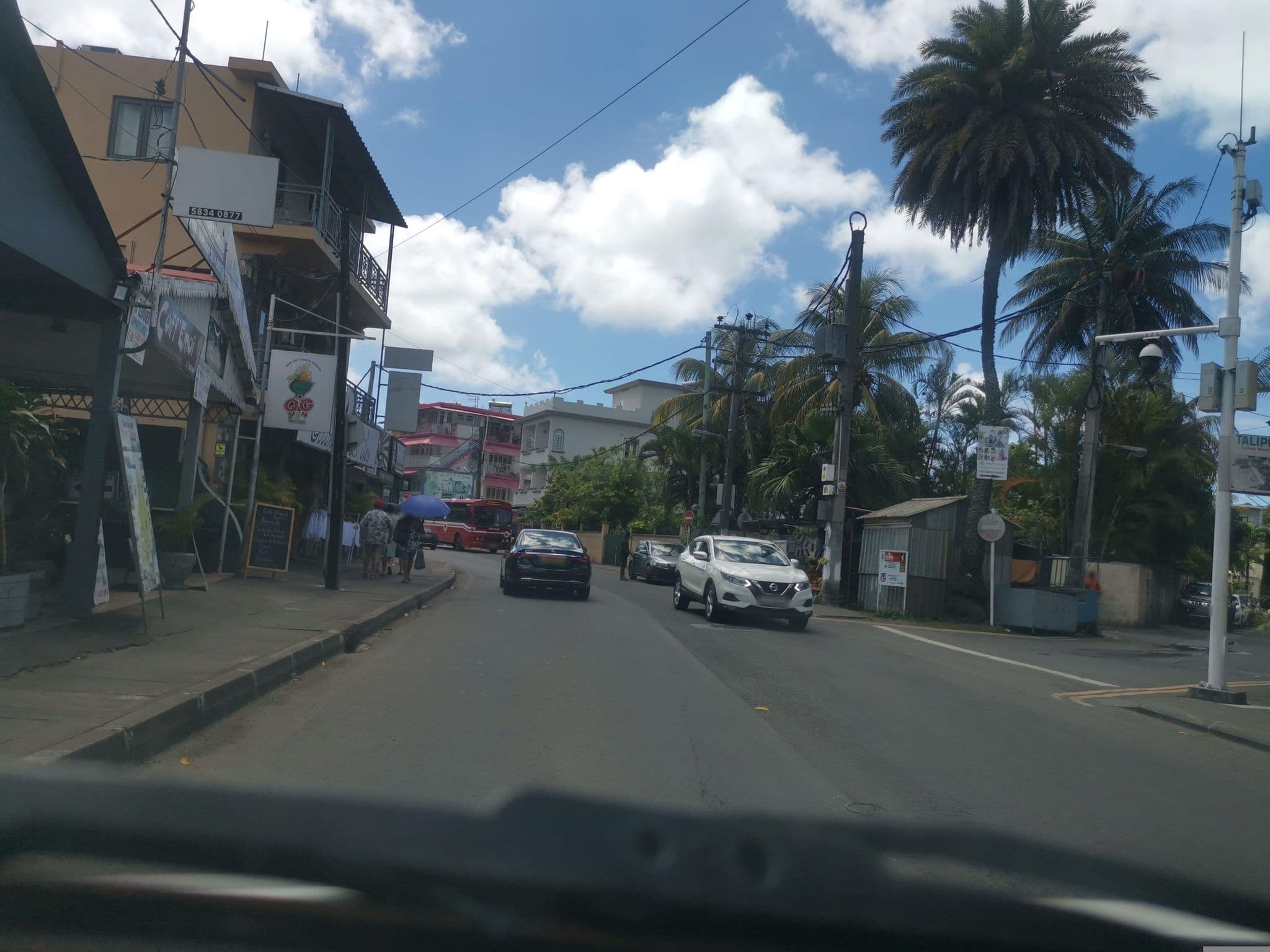Street view near Dookee House, Grand Baie — © armandr (CC BY-SA · Mapillary)