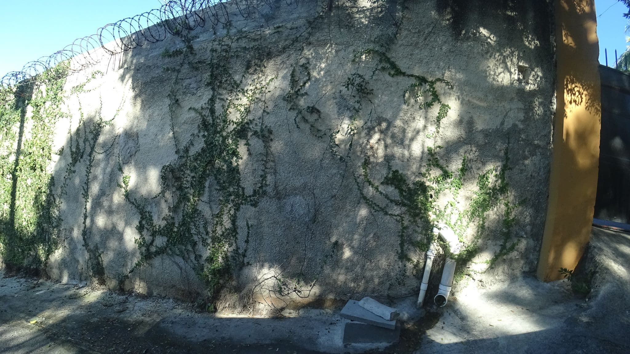 Street view near Le Jardin Suites, Port-au-Prince — © giblet (CC BY-SA · Mapillary)