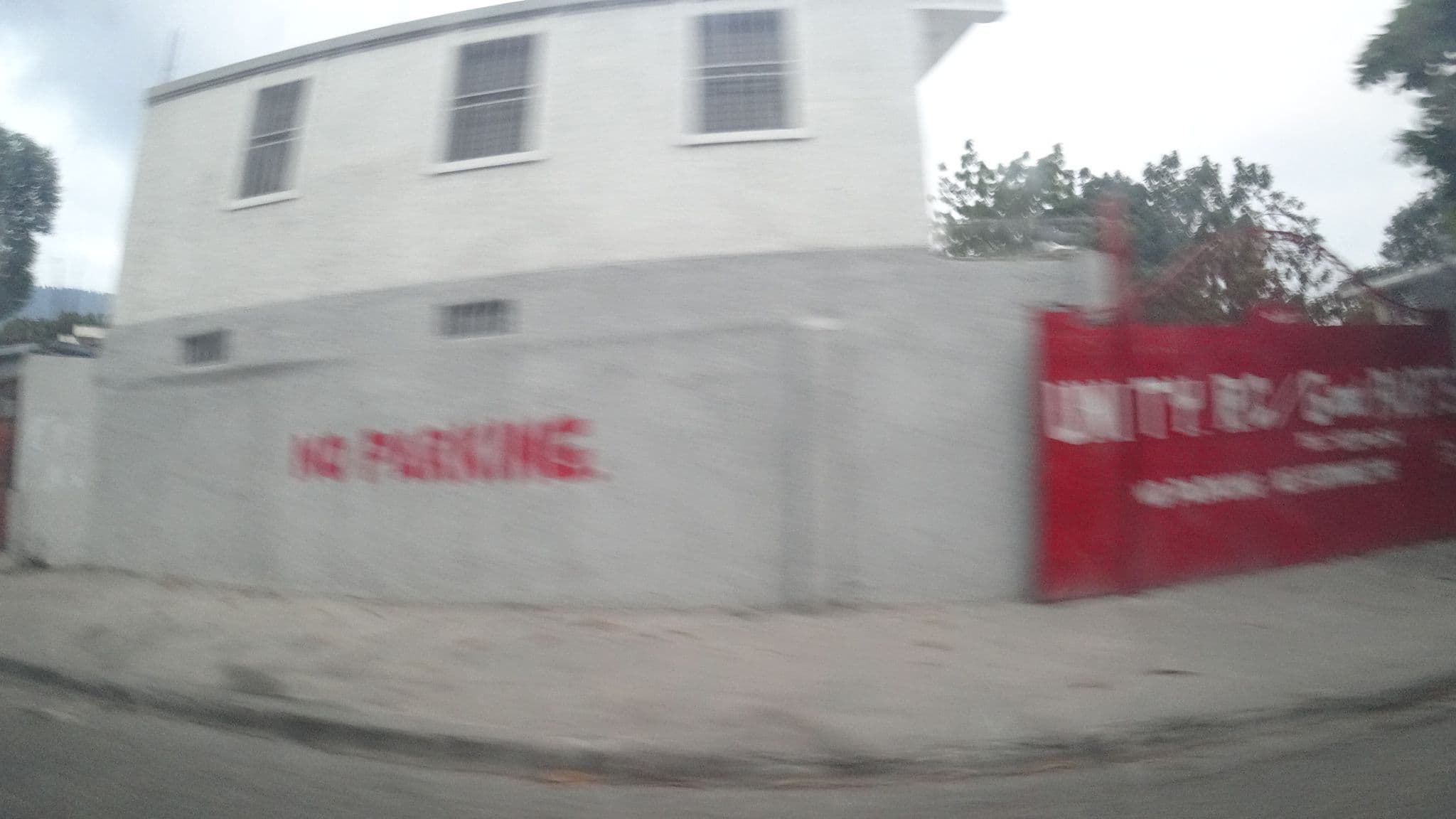 Street view near Le Plaza Hotel, Port-au-Prince — © giblet (CC BY-SA · Mapillary)
