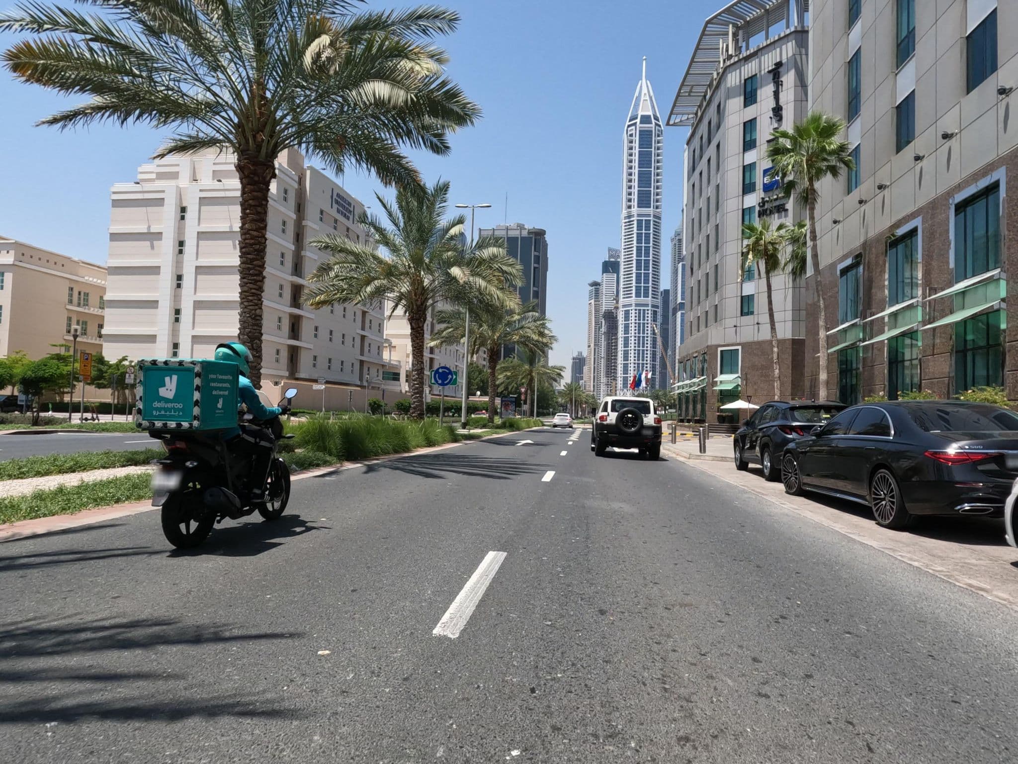 Street view near فندق راديسون بلو - ميديا سيتي, Dubai Internet City — © countzero5 (CC BY-SA · Mapillary)