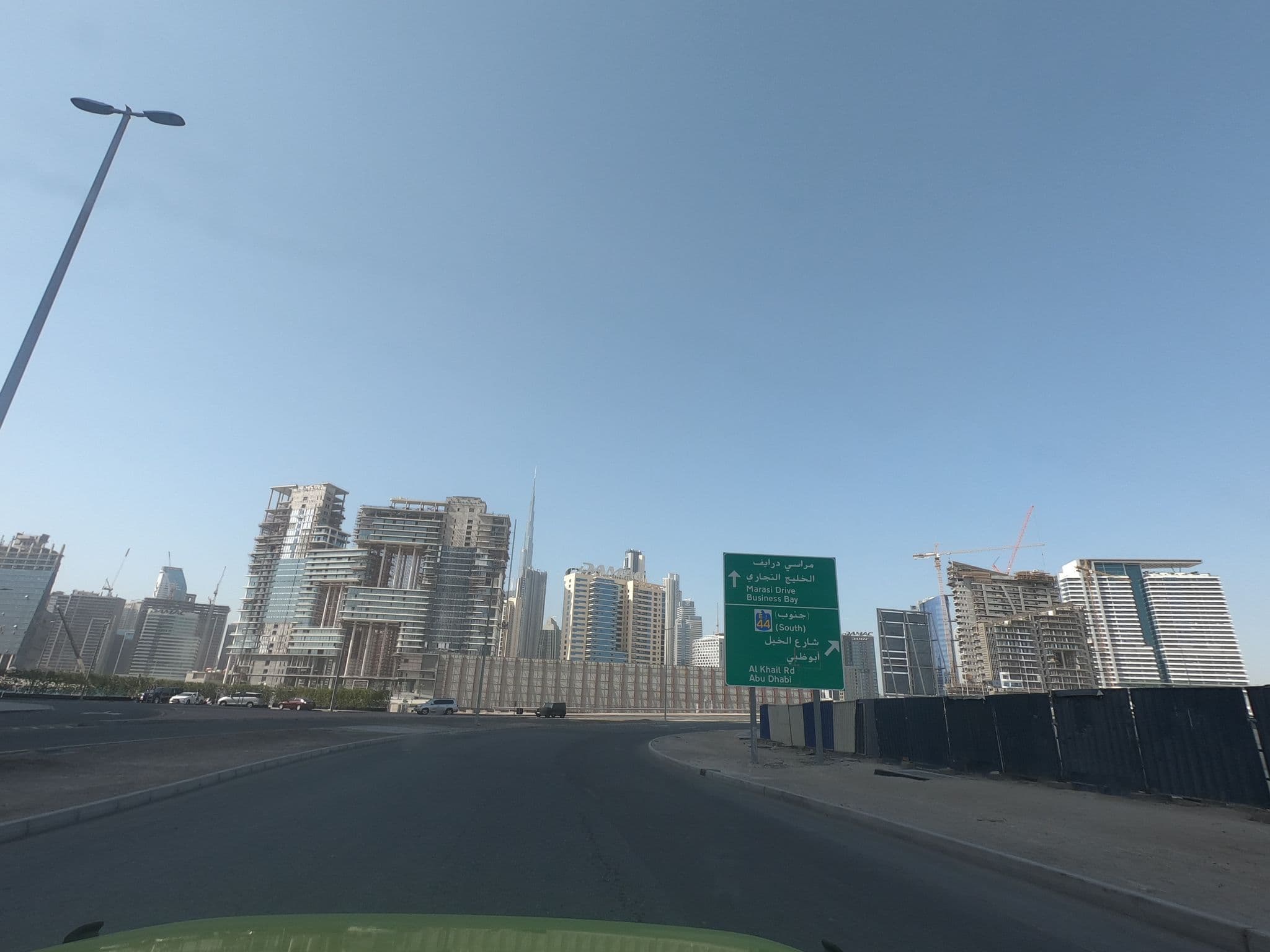 Street view near dxb, Downtown Dubai — © countzero5 (CC BY-SA · Mapillary)