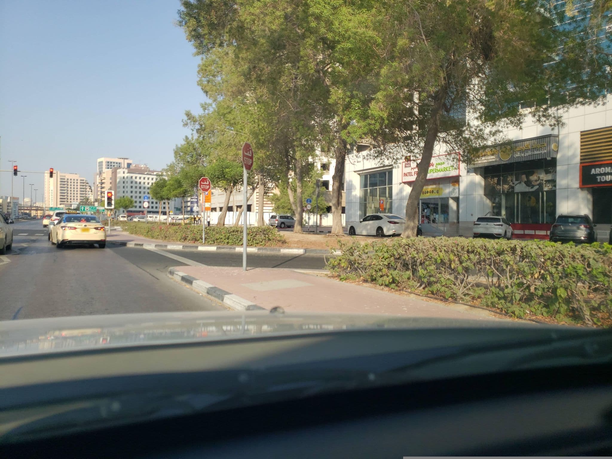 Street view near Majestic Hotel Dubai Rooftop Pool, Mankhūl — © mapfool (CC BY-SA · Mapillary)