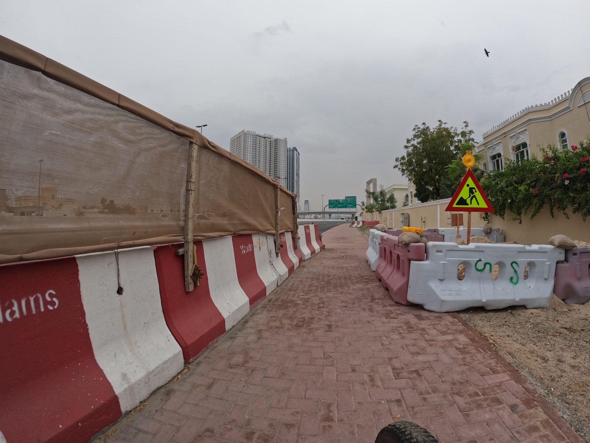 Street view near DATARS VILLA, Mankhūl — © countzero5 (CC BY-SA · Mapillary)
