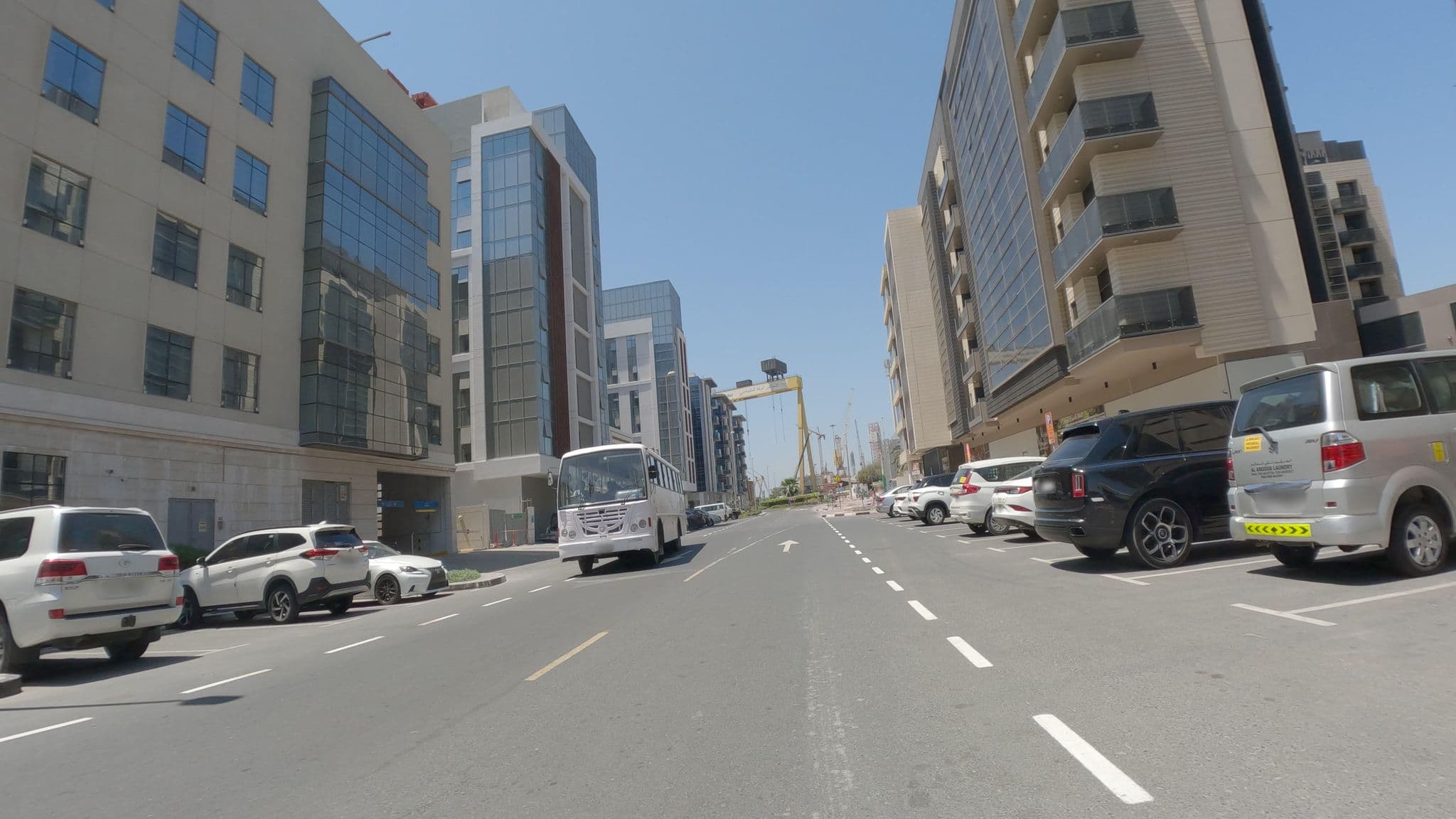 Street view near Rooftop Pool Hilton Garden Inn Al Mina, Al Hudaiba — © countzero5 (CC BY-SA · Mapillary)