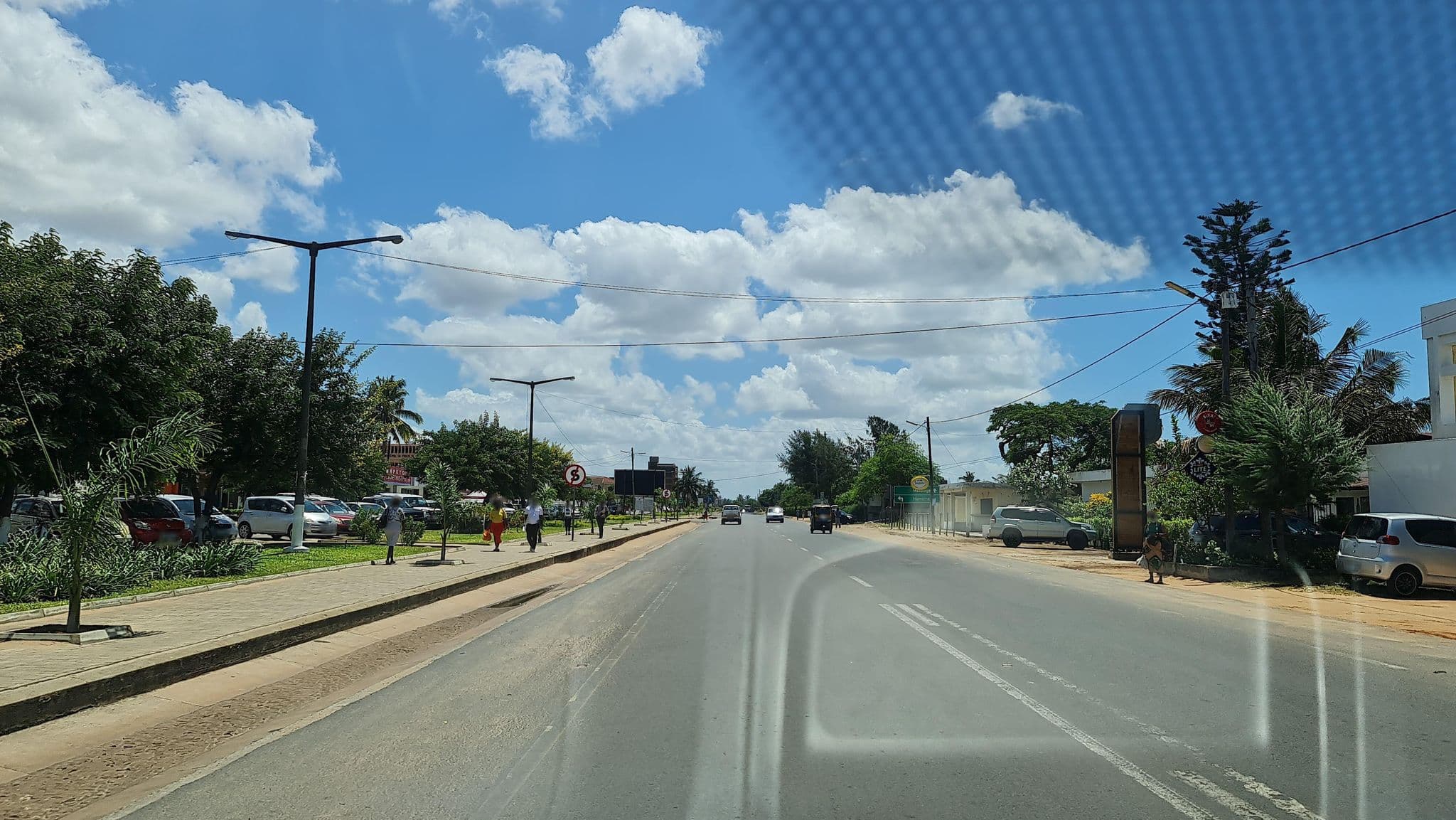 Street view near Hotel Golfinho, Maxixe — © Roadsmoz (CC BY-SA · Mapillary)