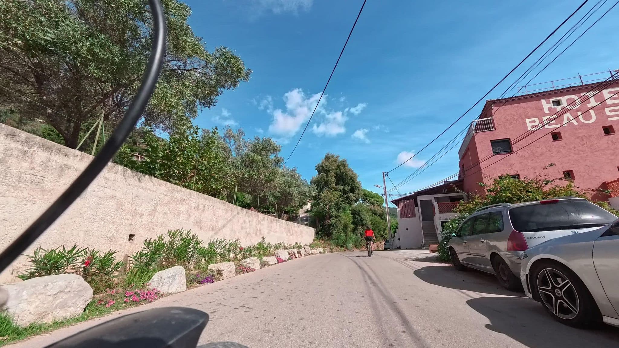 Street view near Hôtel Beau Site, Le Lavandou — © voyage-hors-saison (CC BY-SA · Mapillary)