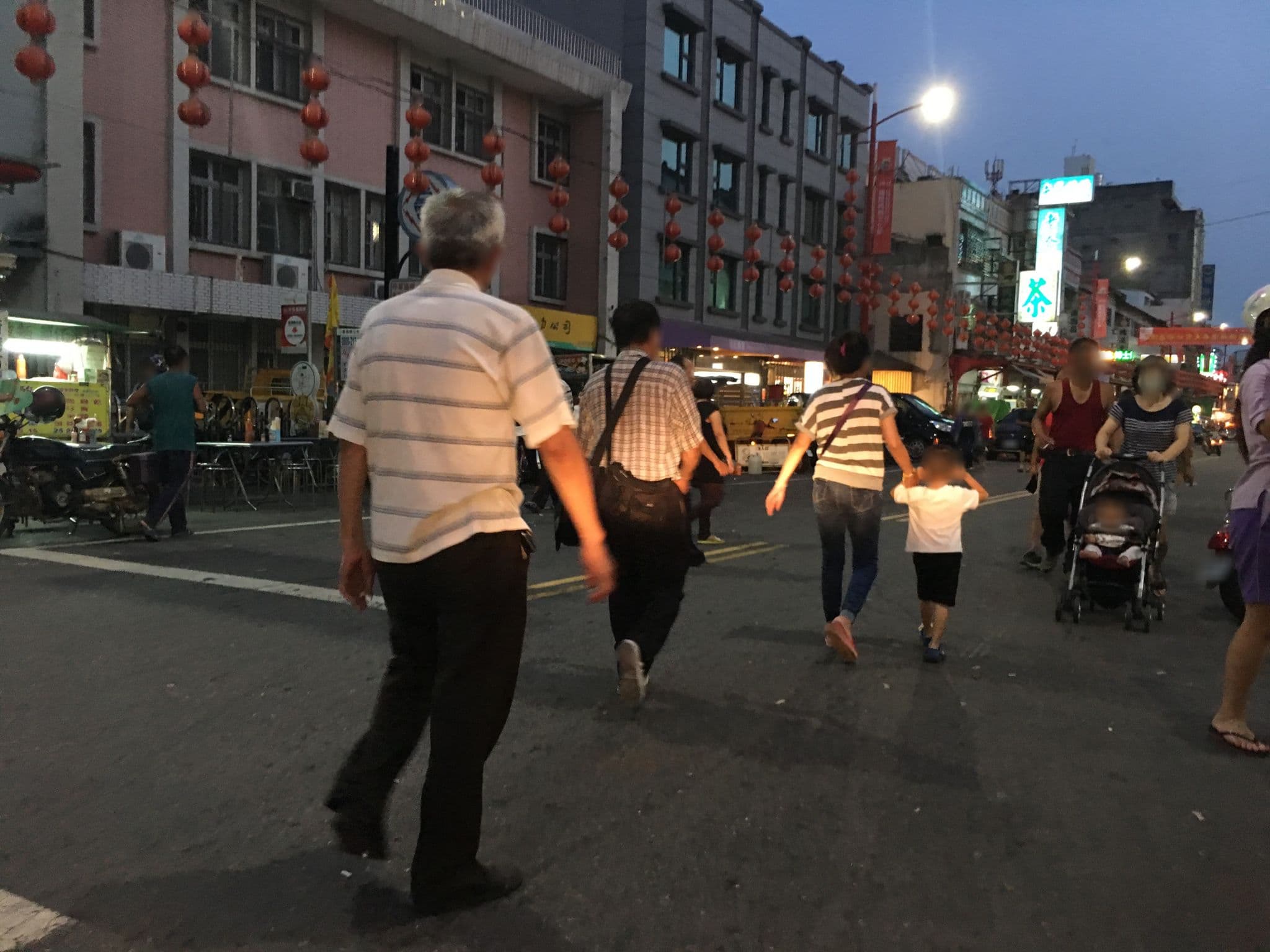 Street view near 新中旅社, Xingang — © yanyiyi (CC BY-SA · Mapillary)