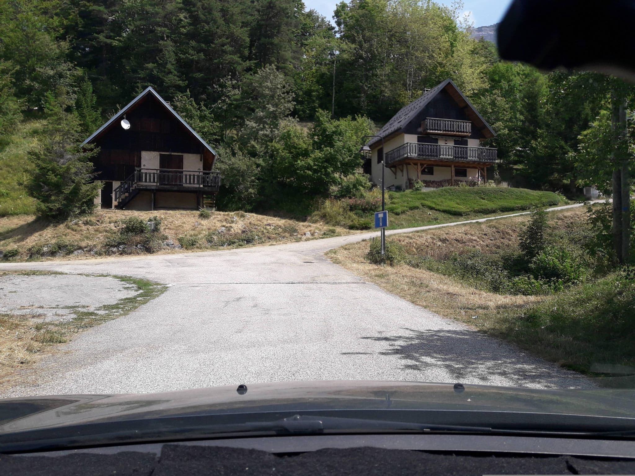 Street view near La Hulotte, Barraux — © eric_s (CC BY-SA · Mapillary)