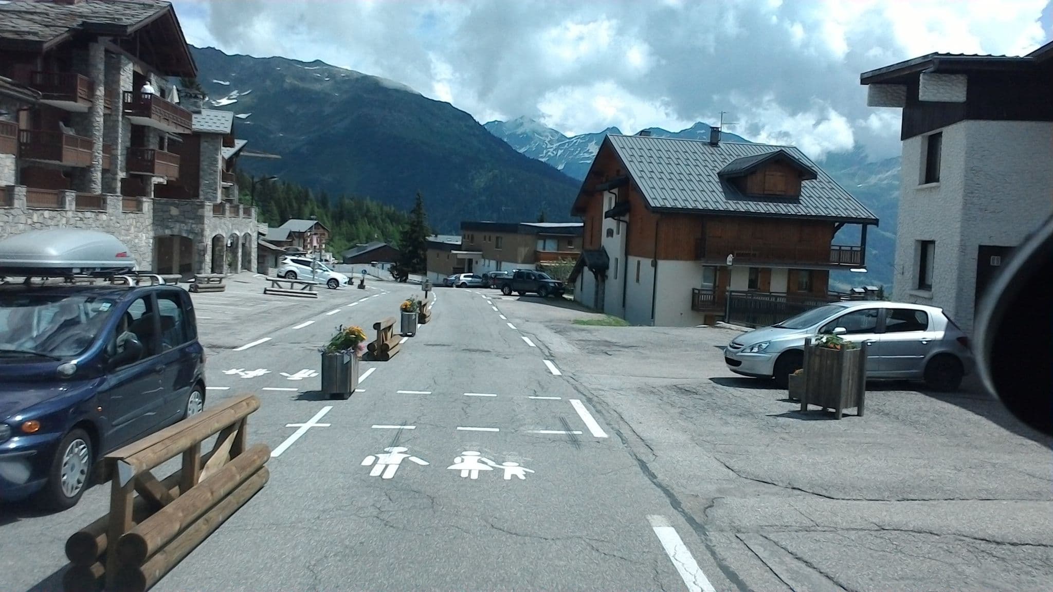 Street view near Les Granges de La Rosière, Séez