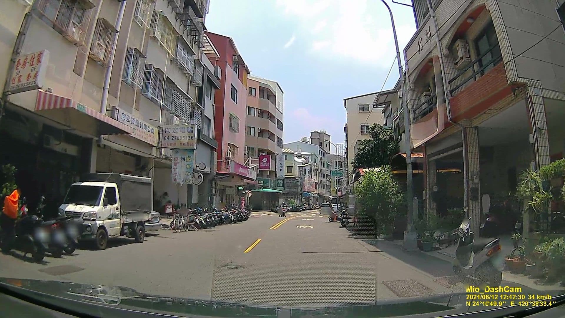 Street view near 蓬甲音乐屋, Taichung — © littlebtc (CC BY-SA · Mapillary)