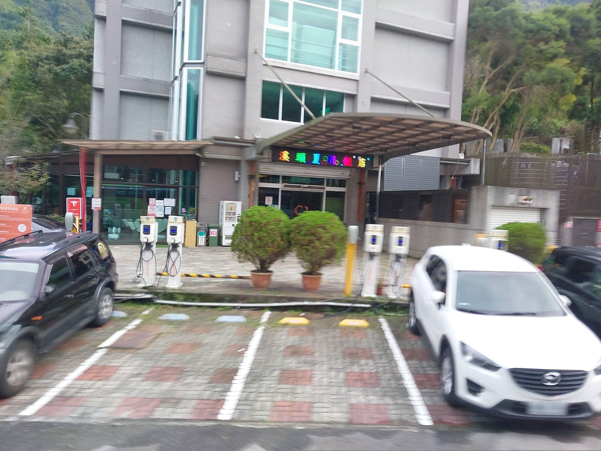 Street view near 金台湾山莊, Lugu — © ChenJJ (CC BY-SA · Mapillary)