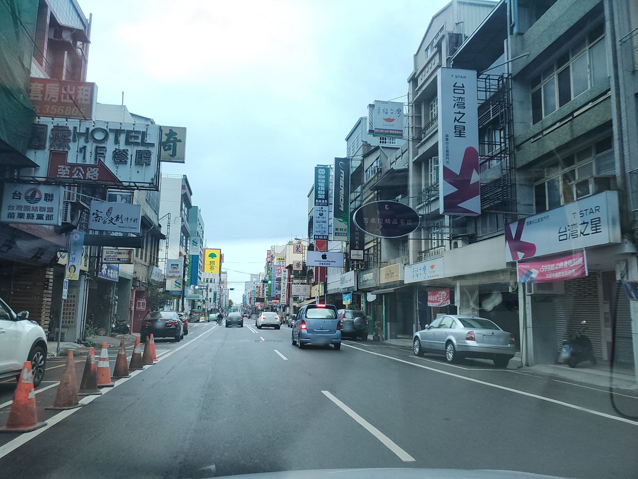 Street view near 吉祥大旅社, Miaoli — © senlinc (CC BY-SA · Mapillary)