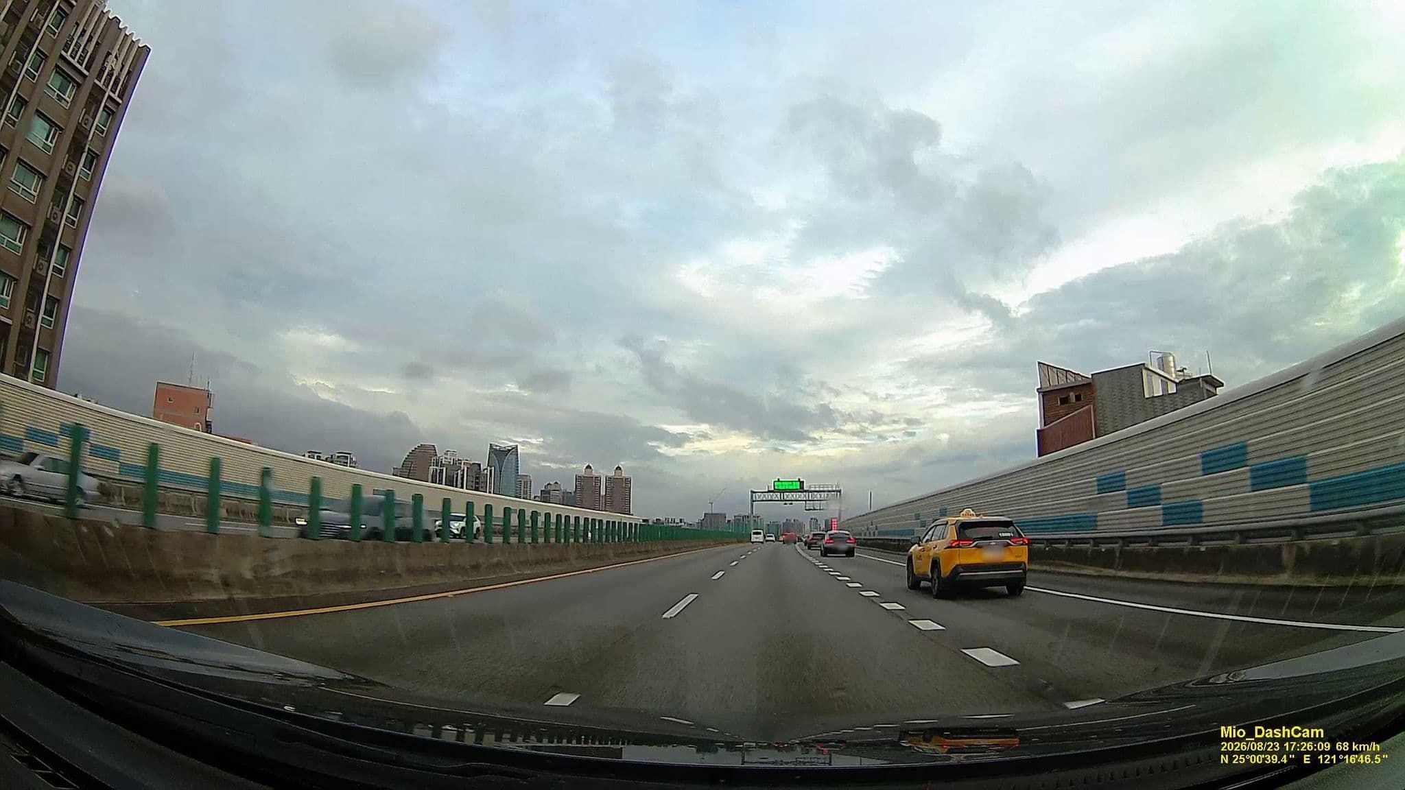 Street view near 國道二號商務會館, Taoyuan — © hcyen (CC BY-SA · Mapillary)