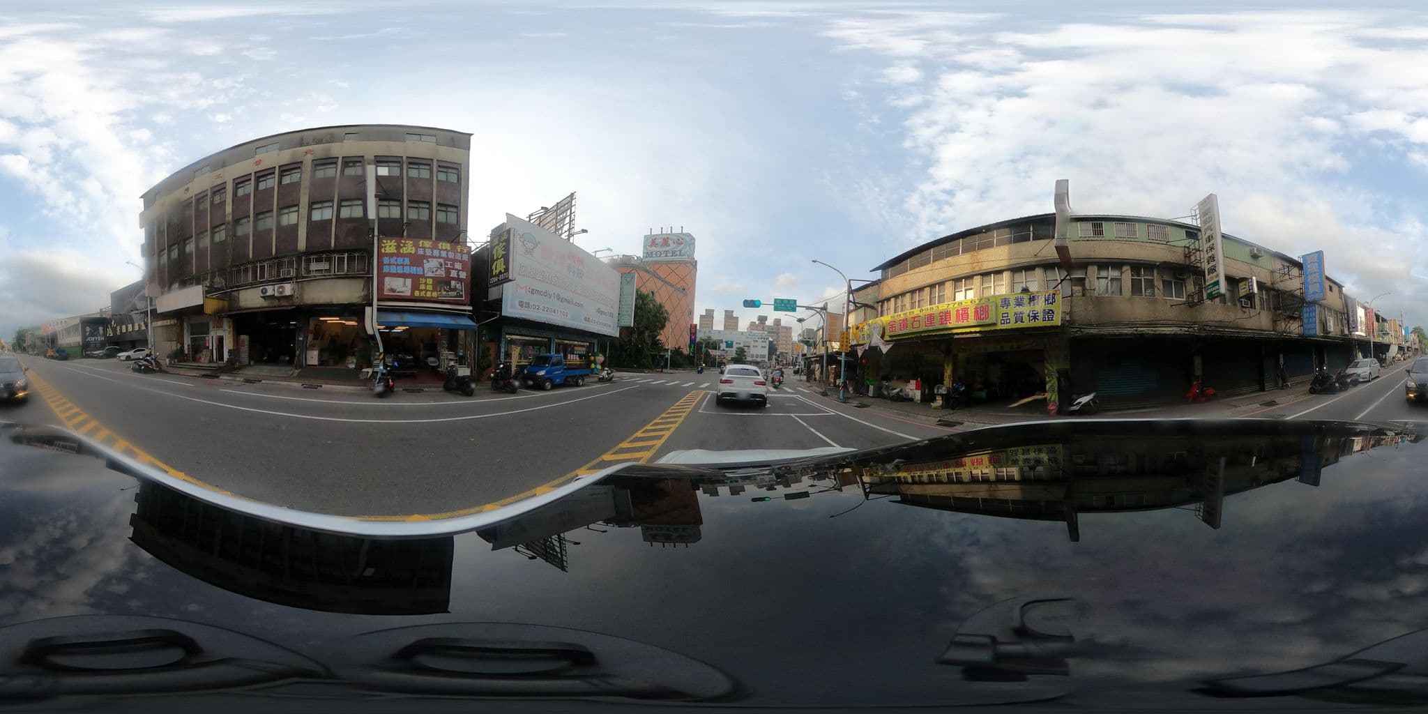 Street view near 卡莫精品摩鐵, Shulin — © lisbethw1130 (CC BY-SA · Mapillary)