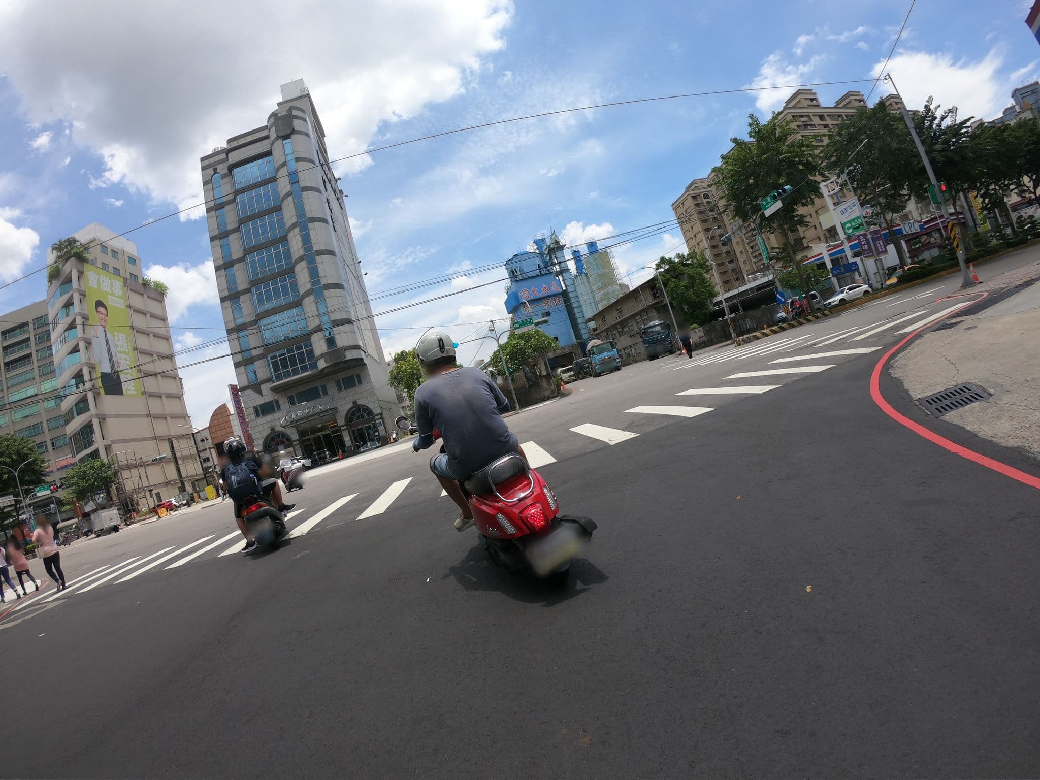 Street view near 悦客商務飯店(York Hotel), Banqiao — © heretpe2019 (CC BY-SA · Mapillary)