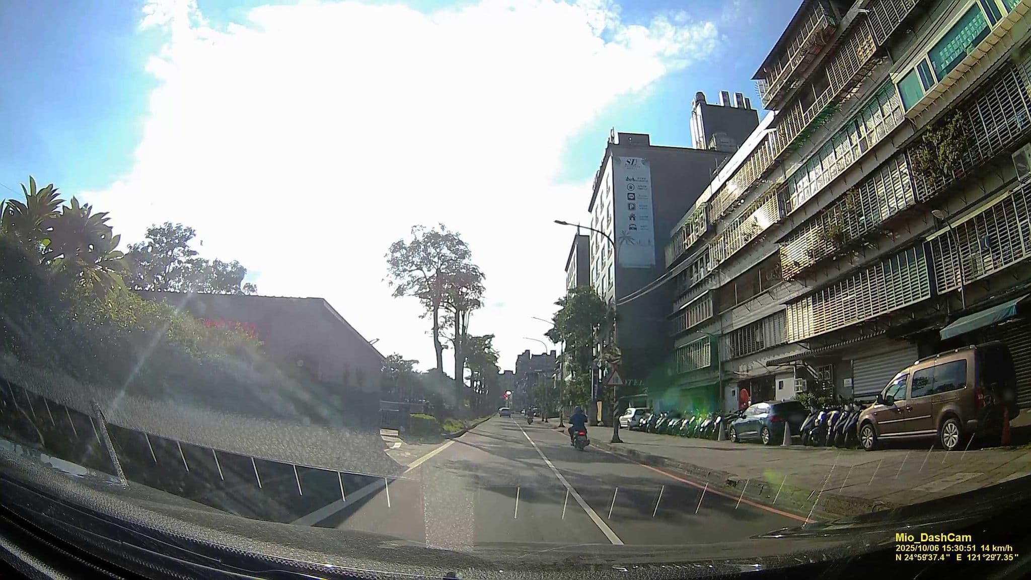 Street view near 華夏香格里拉汽車旅館, Banqiao — © hcyen (CC BY-SA · Mapillary)