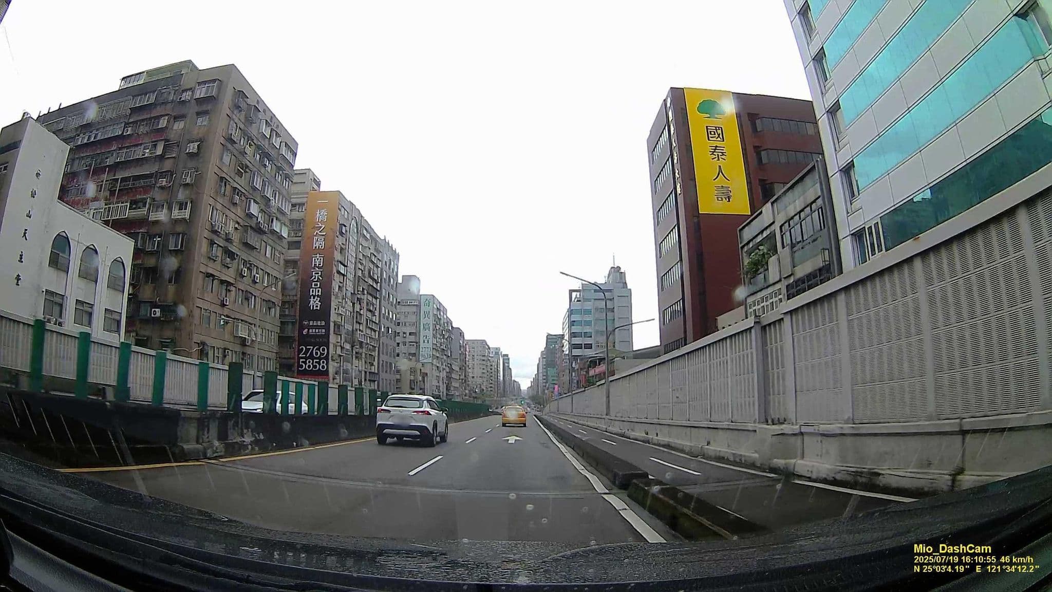 Street view near NK Hostel, Neihu — © hcyen (CC BY-SA · Mapillary)