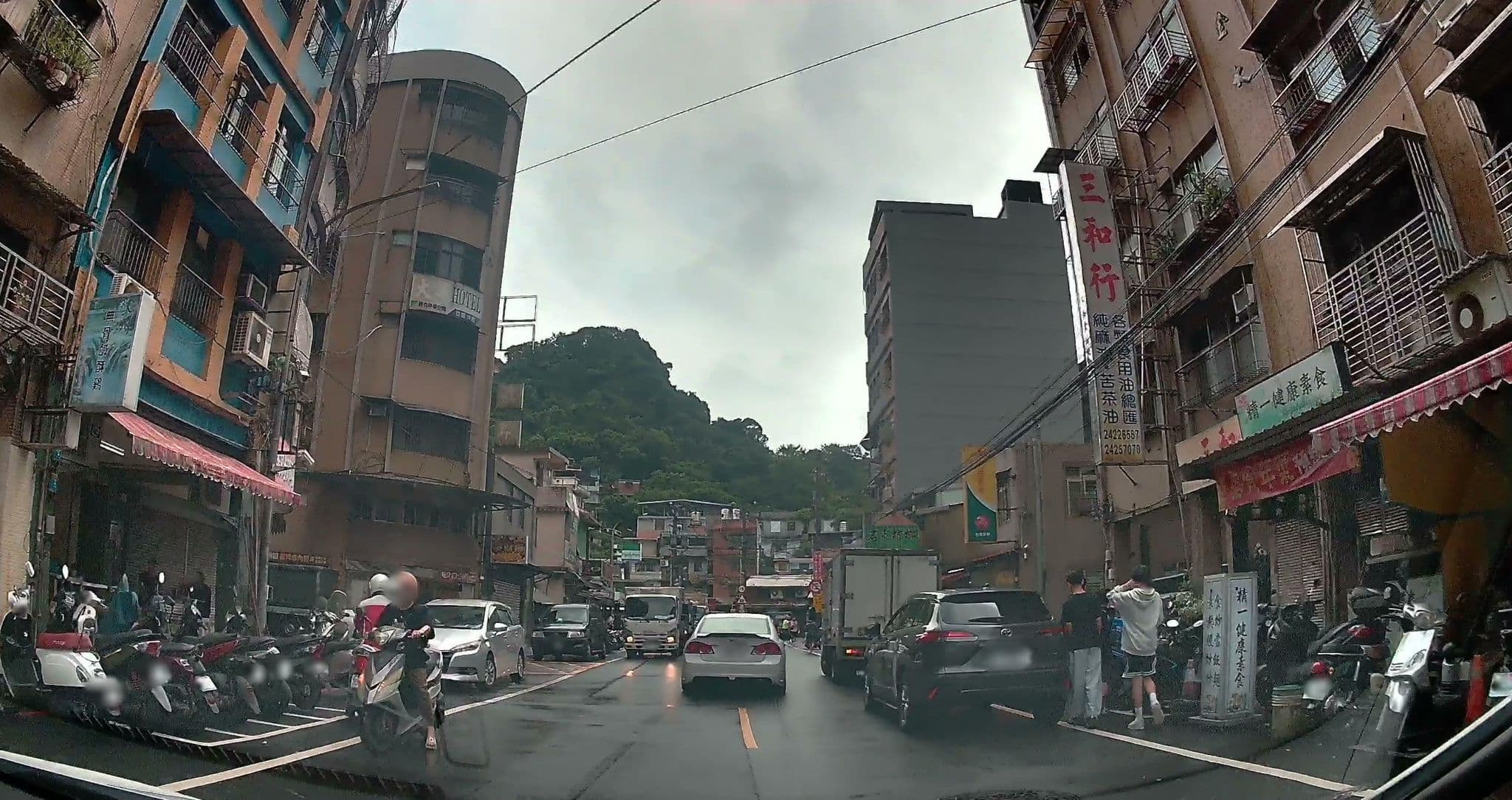 Street view near 大華商旅 Dahua Hotel, Keelung — © irvinfly (CC BY-SA · Mapillary)