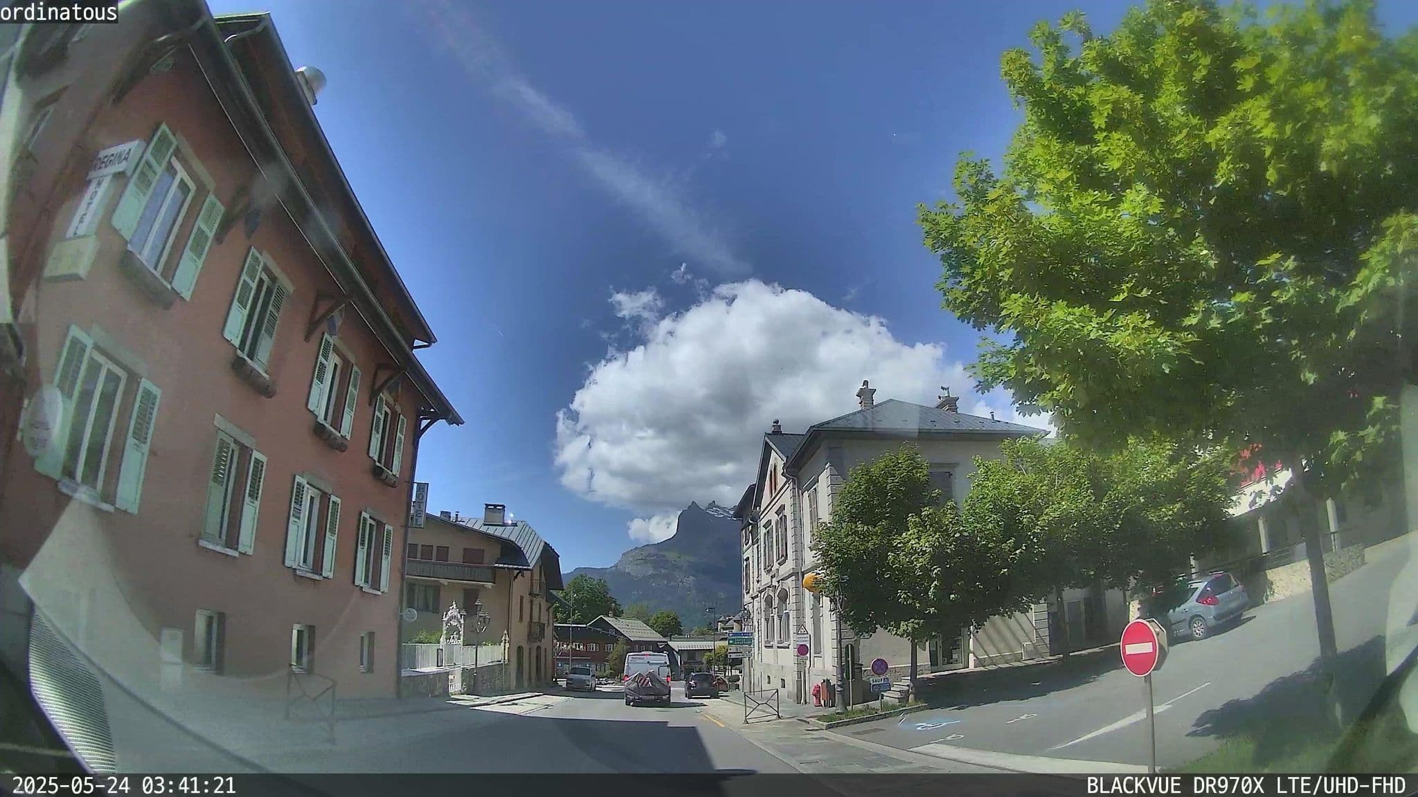 Street view near Hôtel Le Régina, Saint-Gervais-les-Bains — © ordinatous (CC BY-SA · Mapillary)