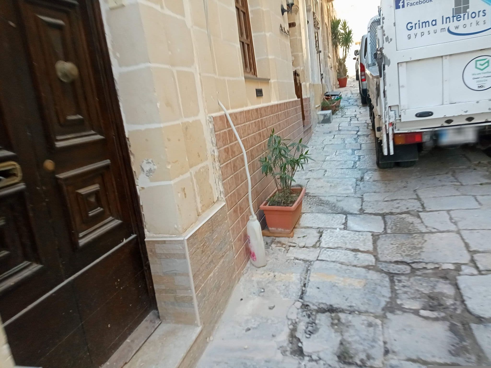 Street view near Julesy's BnB, Cospicua — © annekaro (CC BY-SA · Mapillary)