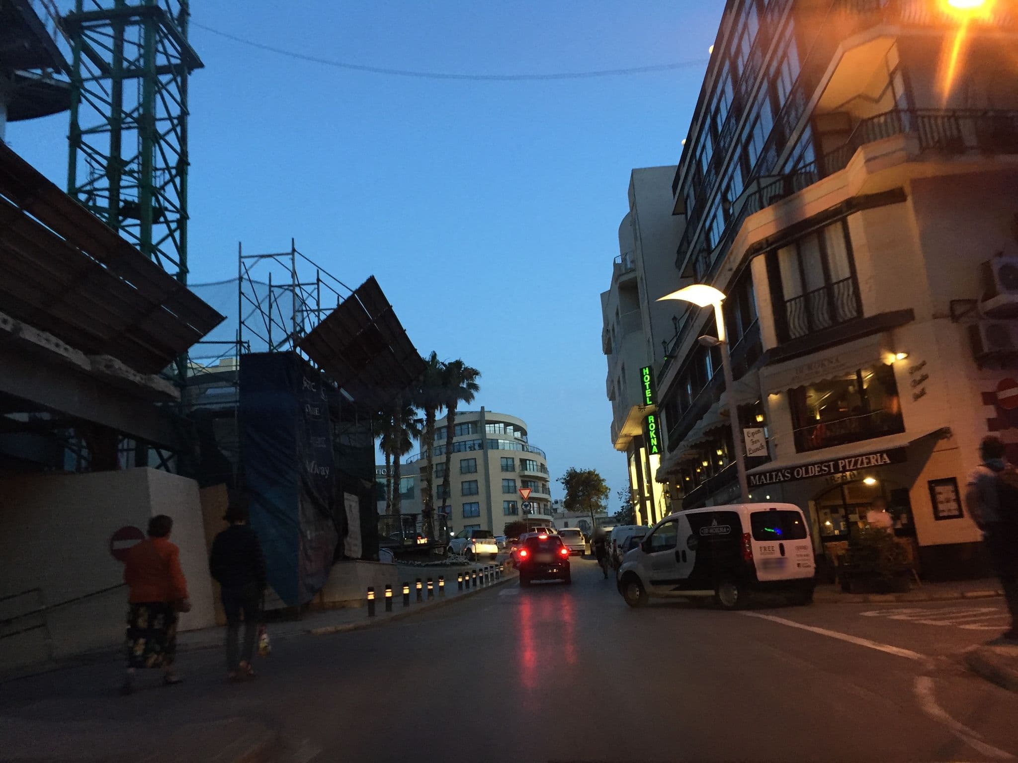 Street view near Rokna Hotel, San Ġiljan — © richlv (CC BY-SA · Mapillary)