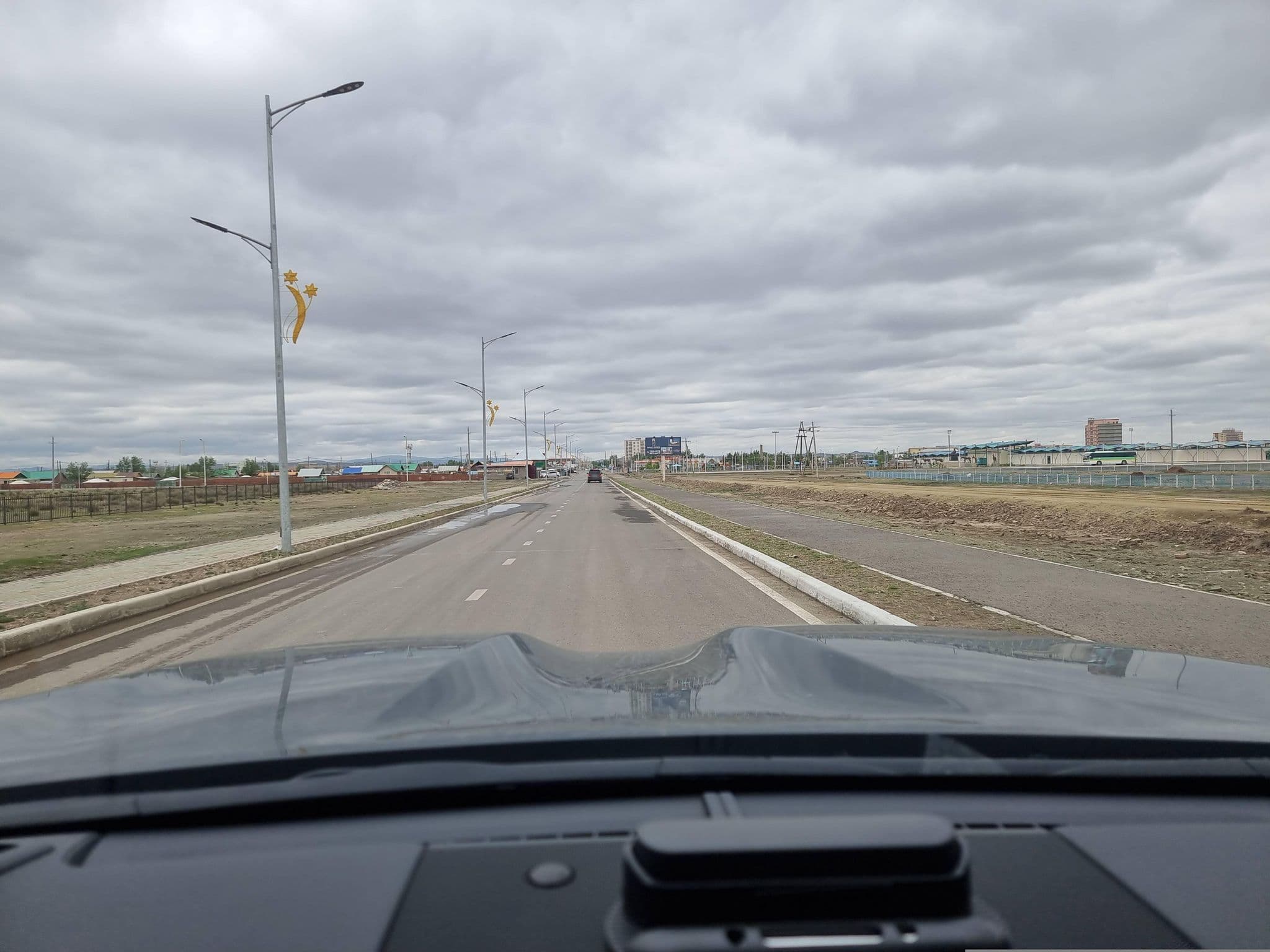 Street view near Khanburgedei hotel, Undurkhaan — © haliuna (CC BY-SA · Mapillary)