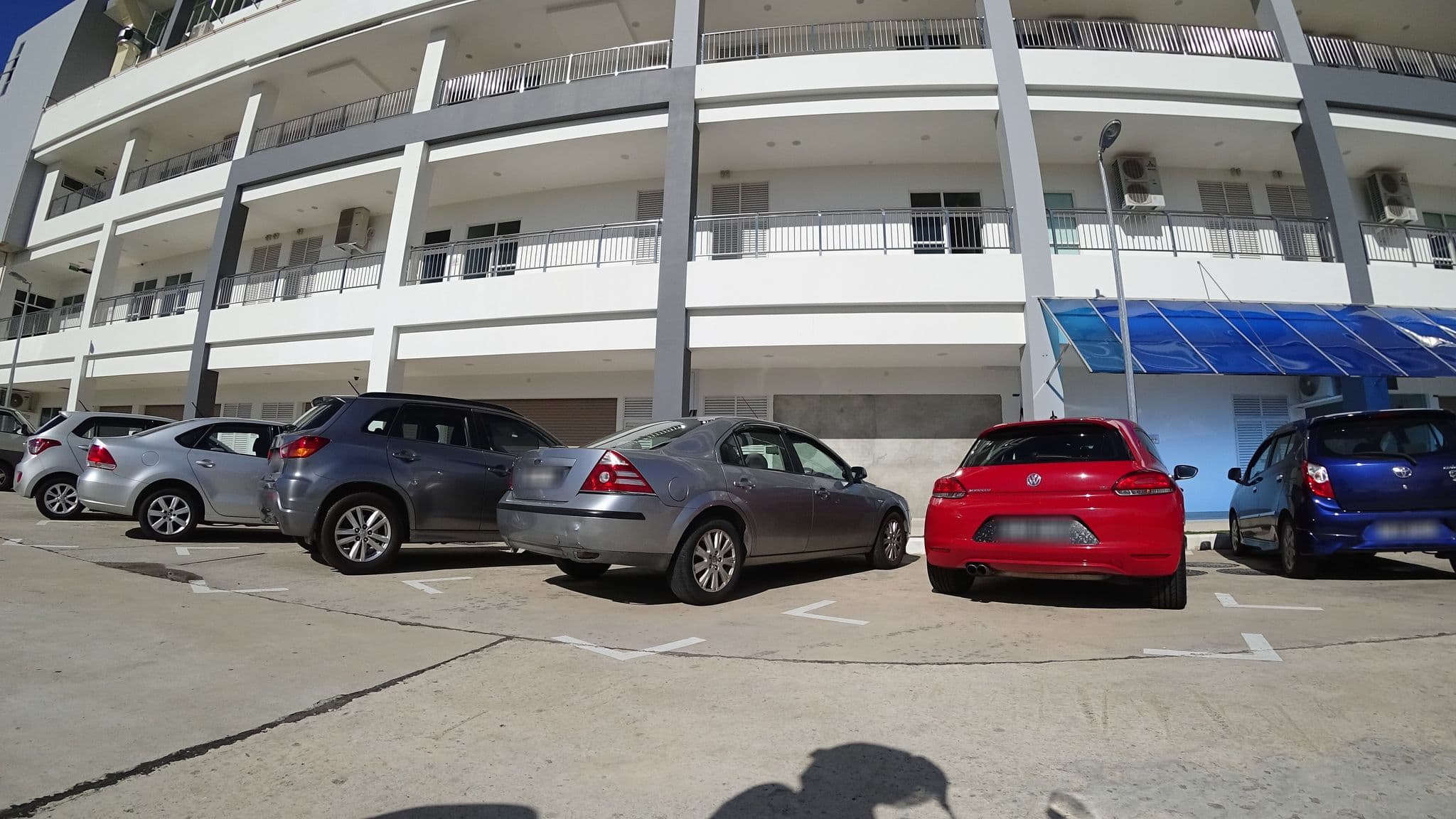 Street view near Permai Hall (Level 4), Aman Hill Hotel, Sungai Hanching — © raito (CC BY-SA · Mapillary)