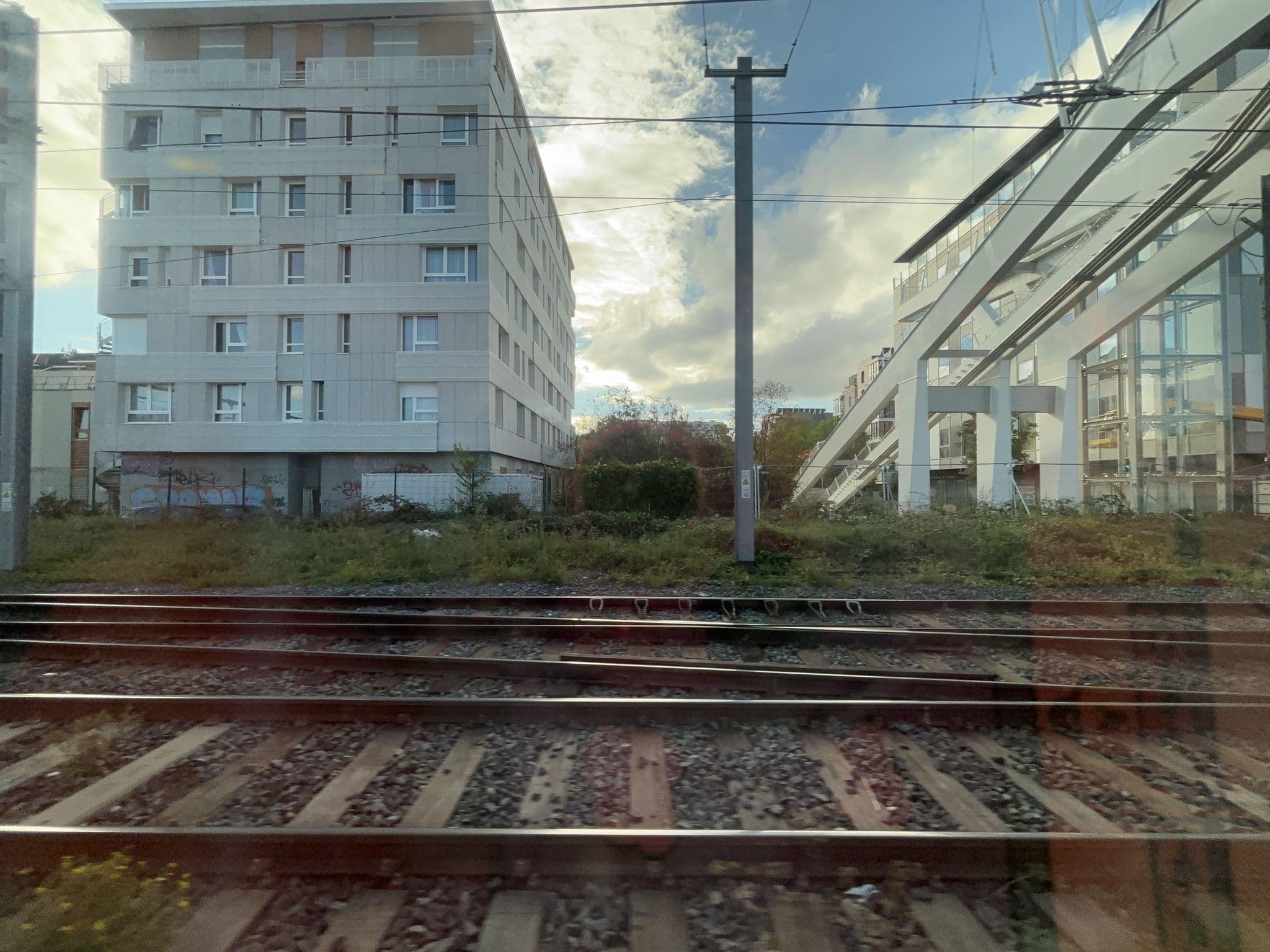 Street view near Nehô Suites, Annemasse — © robot8a (CC BY-SA · Mapillary)