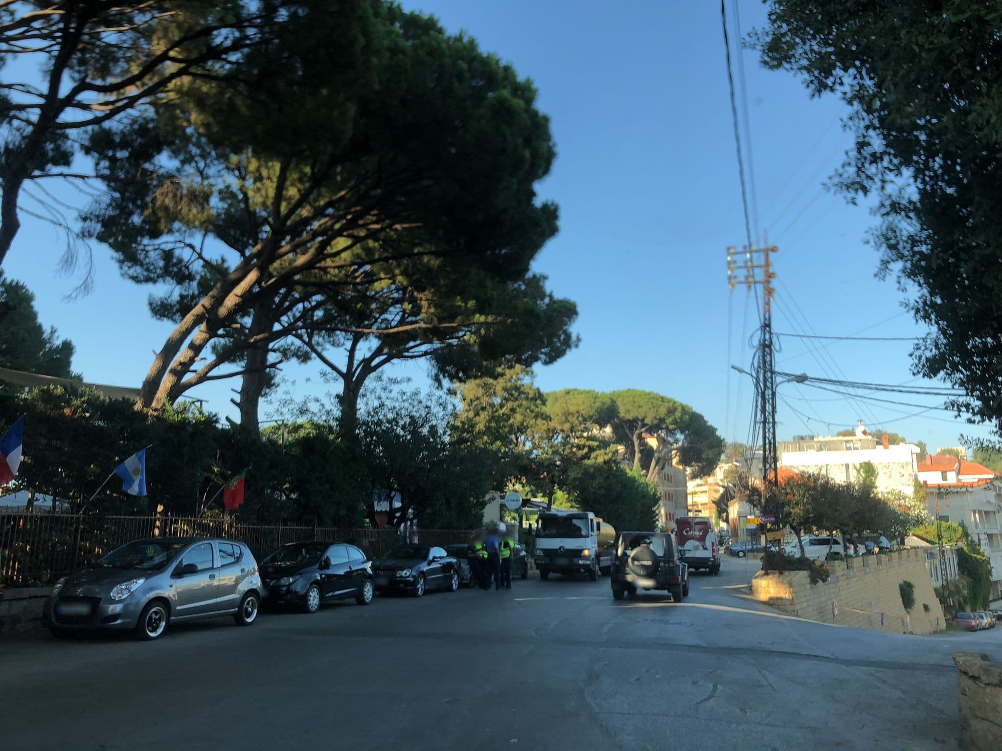 Street view near Printania Hotel, Bhamdoûn el Mhatta — © ronfarra (CC BY-SA · Mapillary)