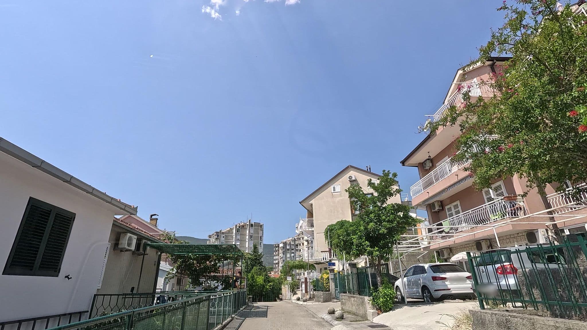 Street view near Hotel Tamaris, Igalo — © Cakalovski (CC BY-SA · Mapillary)