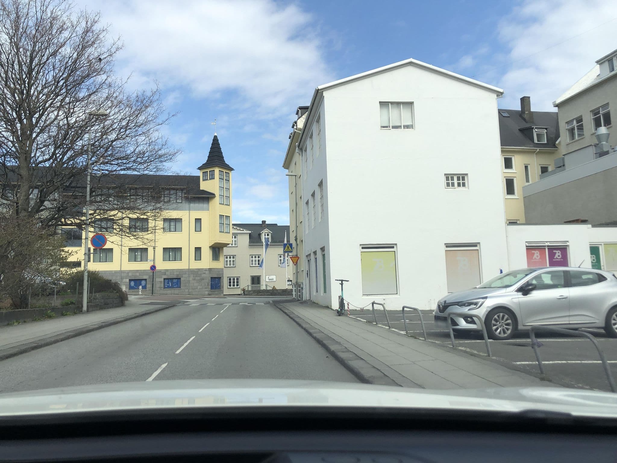 Street view near Rósa's Guesthouse, Seltjarnarnes — © laye (CC BY-SA · Mapillary)