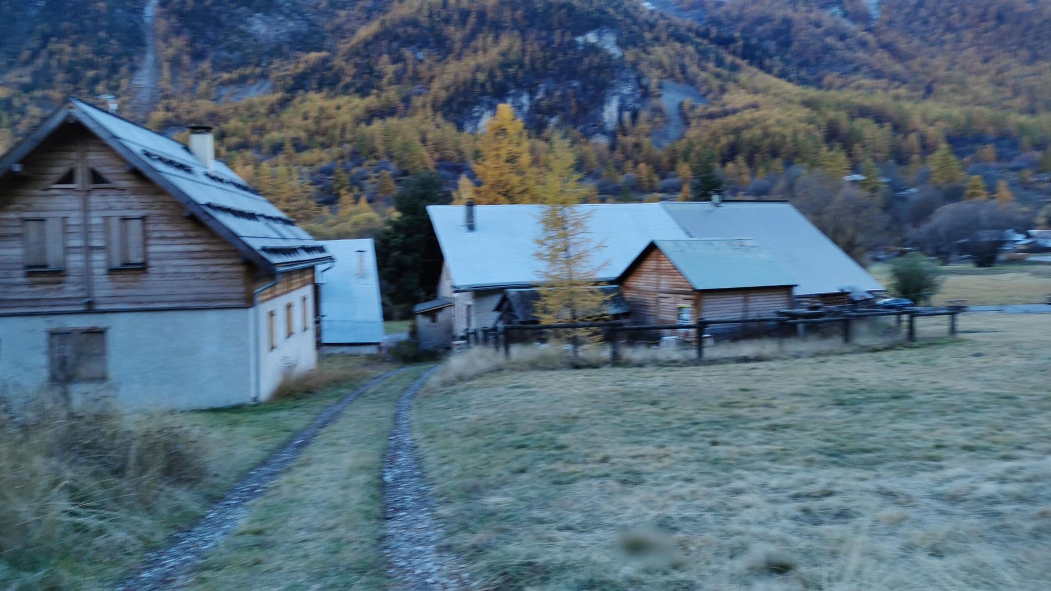 Street view near L'Eyrette, Villeneuve — © tartine78 (CC BY-SA · Mapillary)