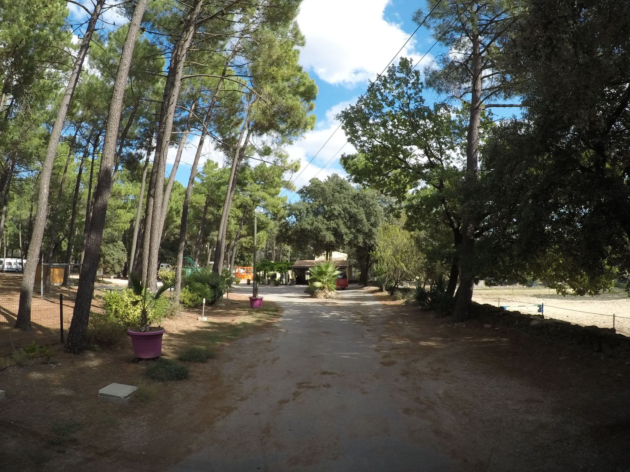 Street view near La Simioune, Saint-Restitut — © yaron (CC BY-SA · Mapillary)