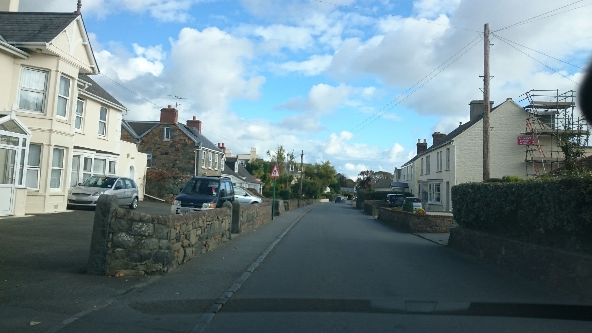 Street view near Summerland Lodge, Saint Peter Port — © legrandblond (CC BY-SA · Mapillary)