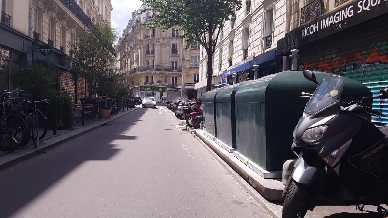 Street view near District République, Porte Saint-Martin — © changchun1 (CC BY-SA · Mapillary)