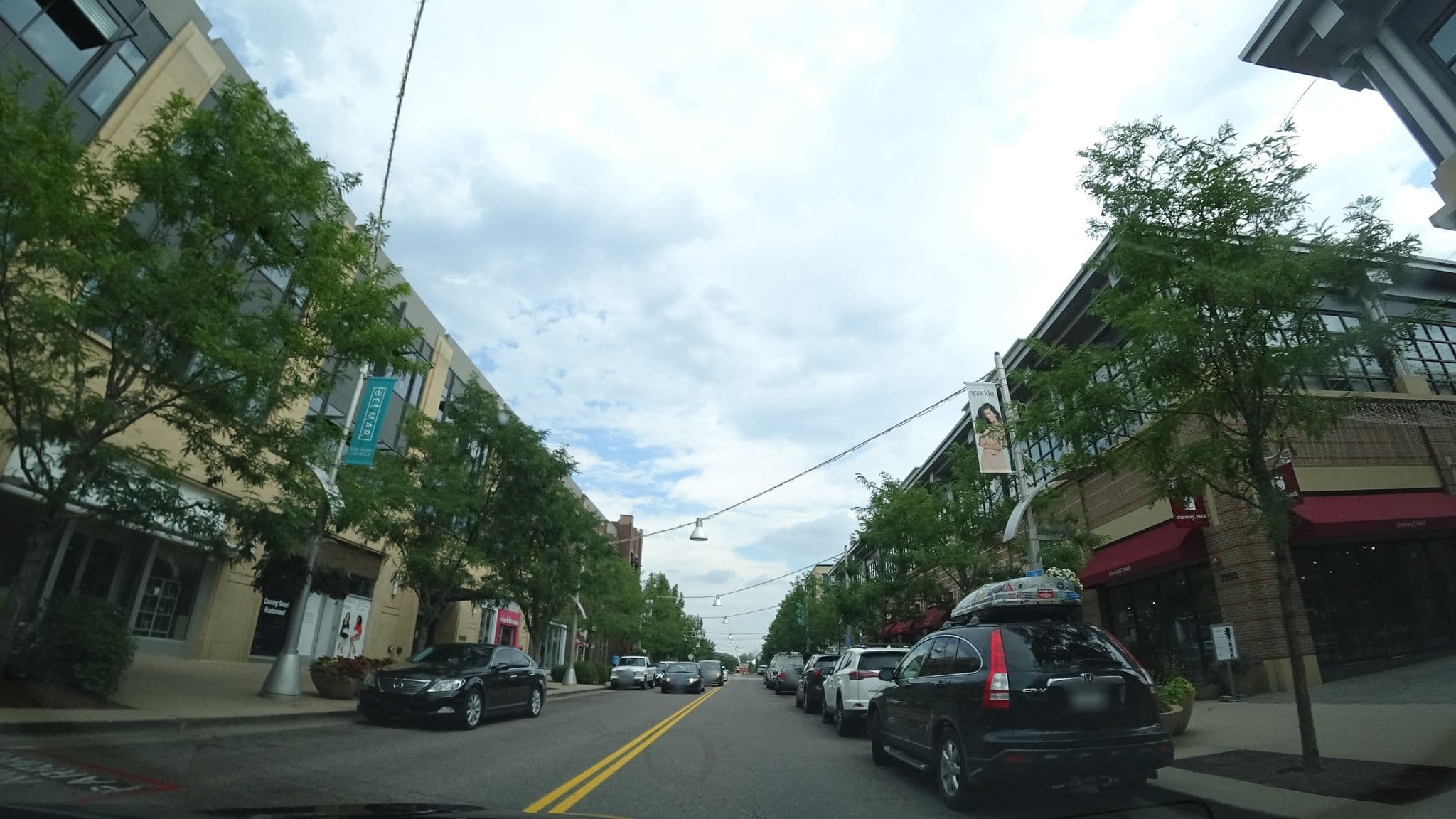 Street view near Hotel California, Lakewood — © mly_den04 (CC BY-SA · Mapillary)